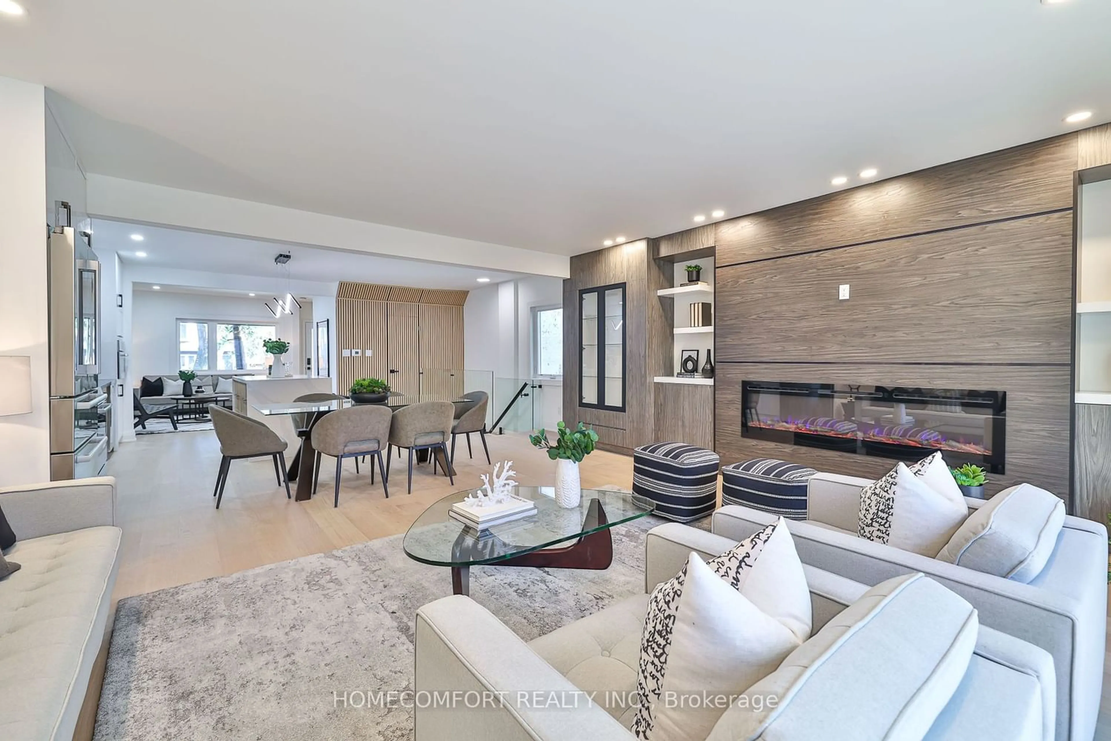 Living room for 258 Briar Hill Ave, Toronto Ontario M4R 1J2