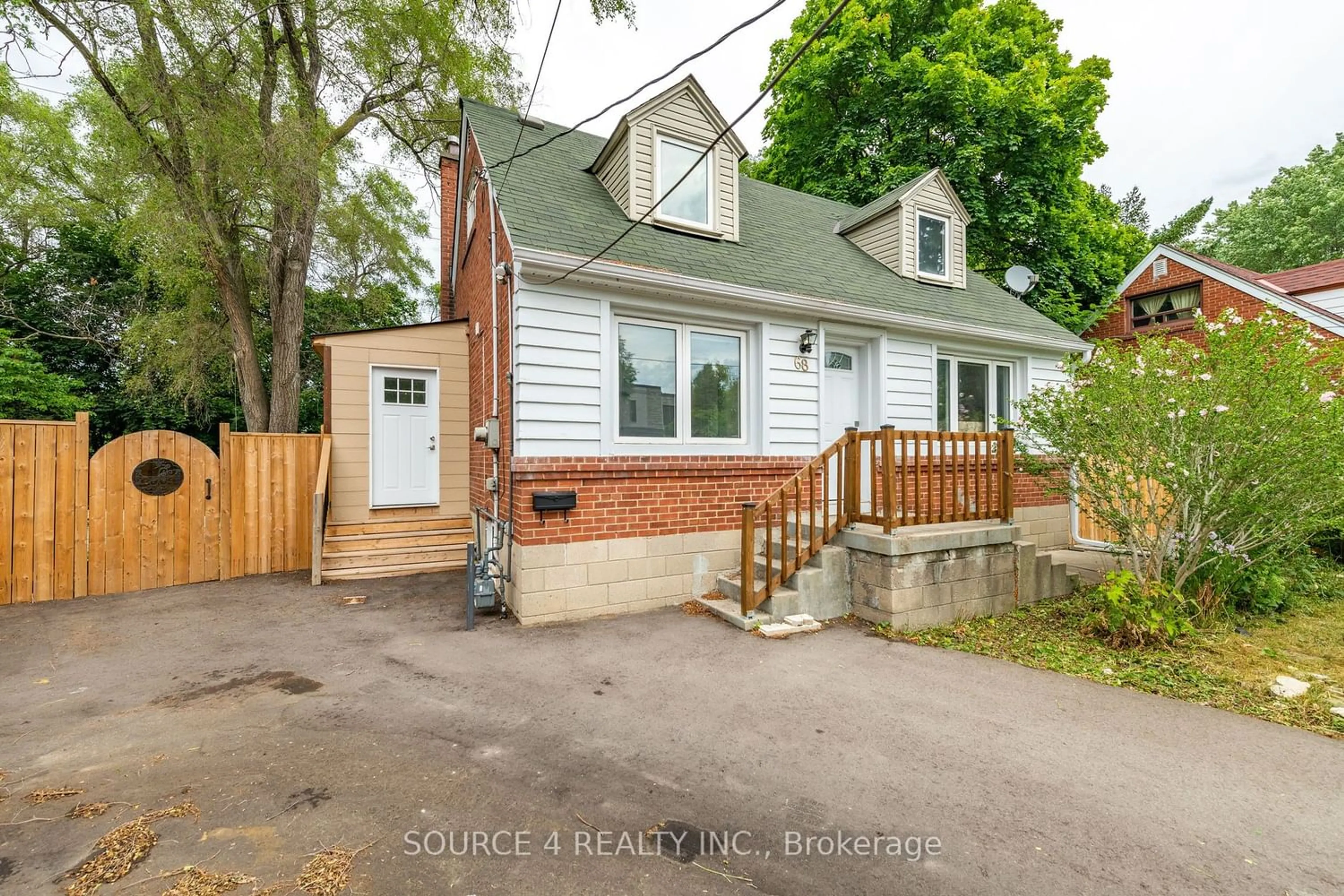 Frontside or backside of a home for 68 Devondale Ave, Toronto Ontario M2R 2E2