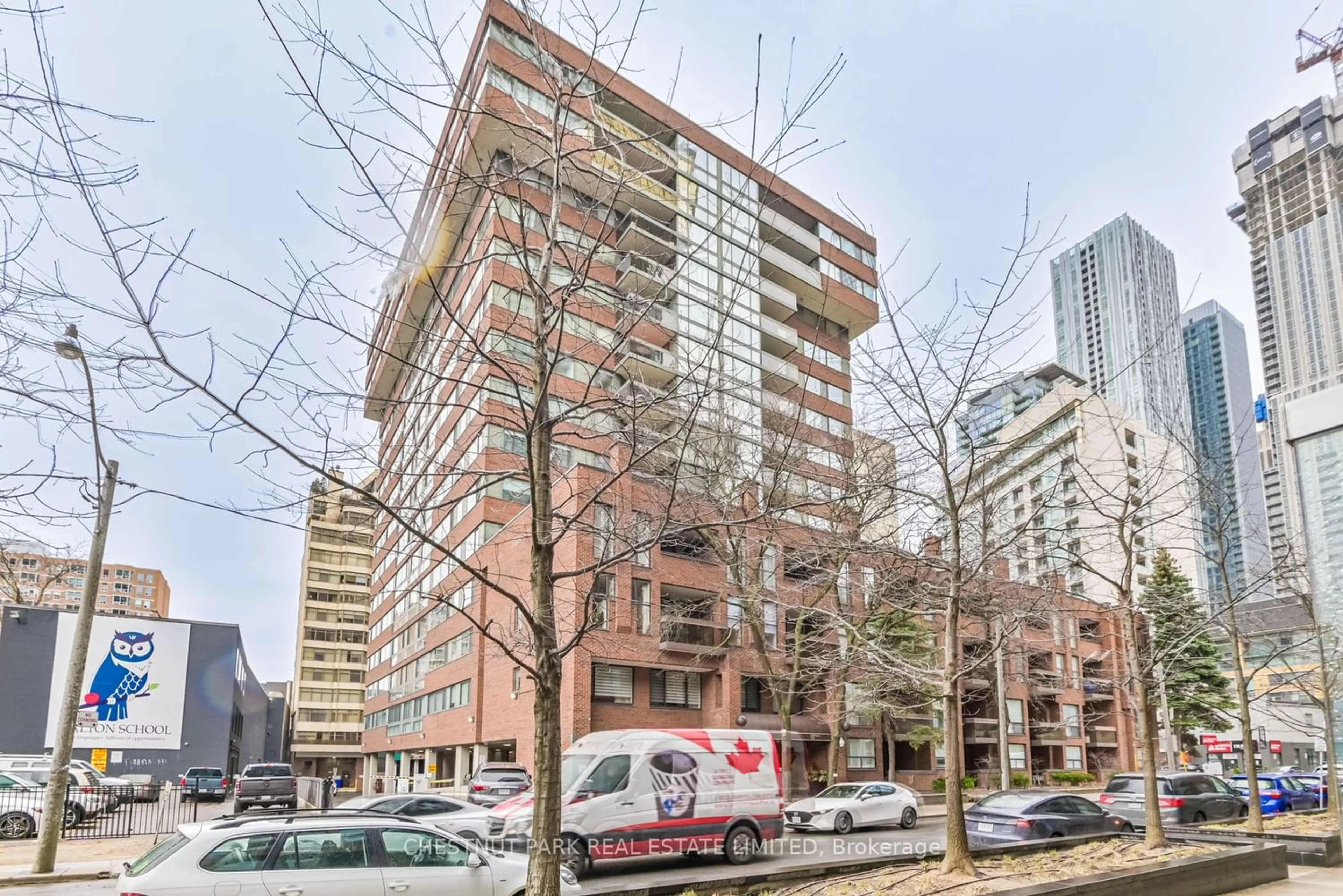 A pic from exterior of the house or condo for 15 Mcmurrich St #1502, Toronto Ontario M5R 3M6