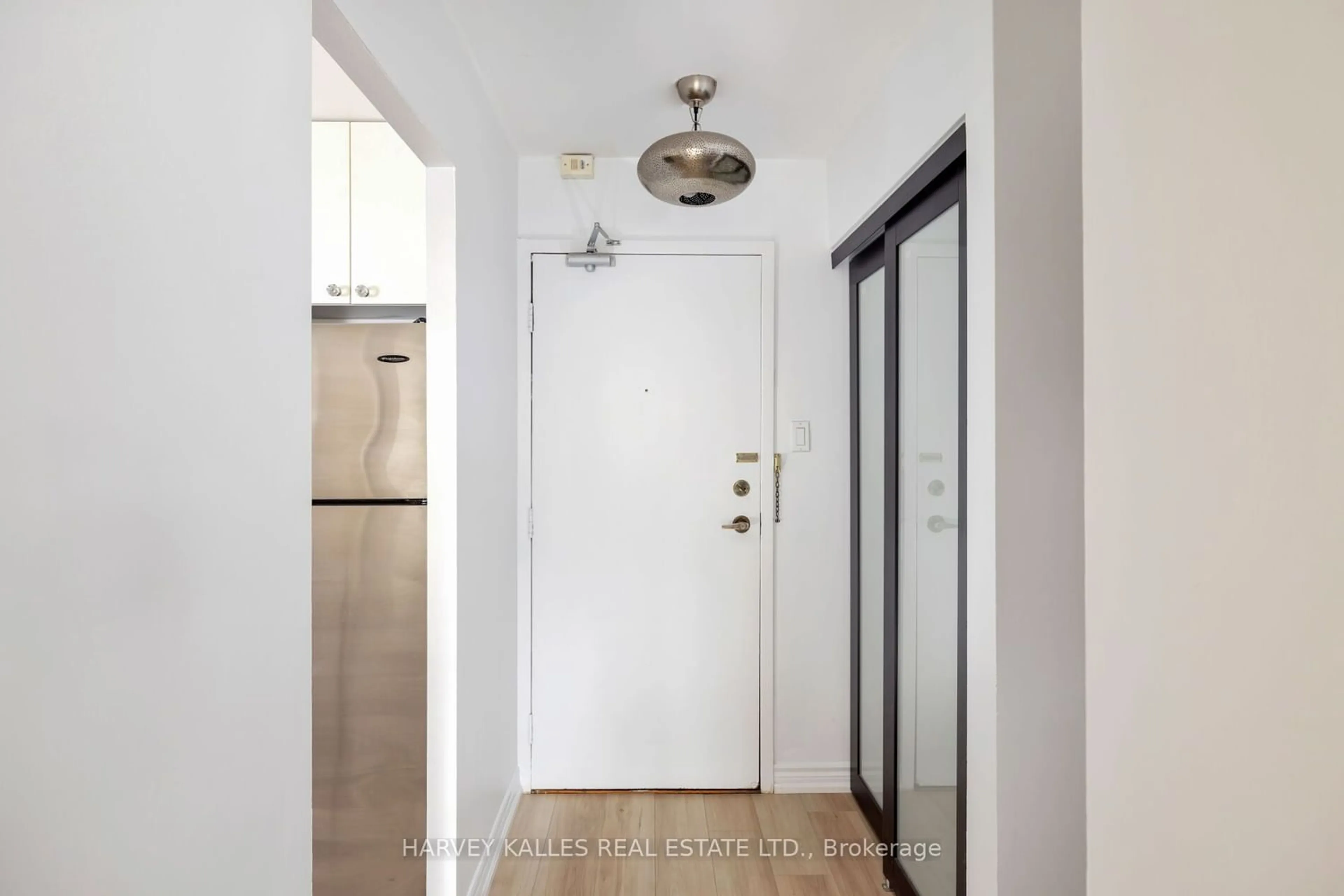 Indoor entryway for 80 St Patrick St #219, Toronto Ontario M5T 2X6