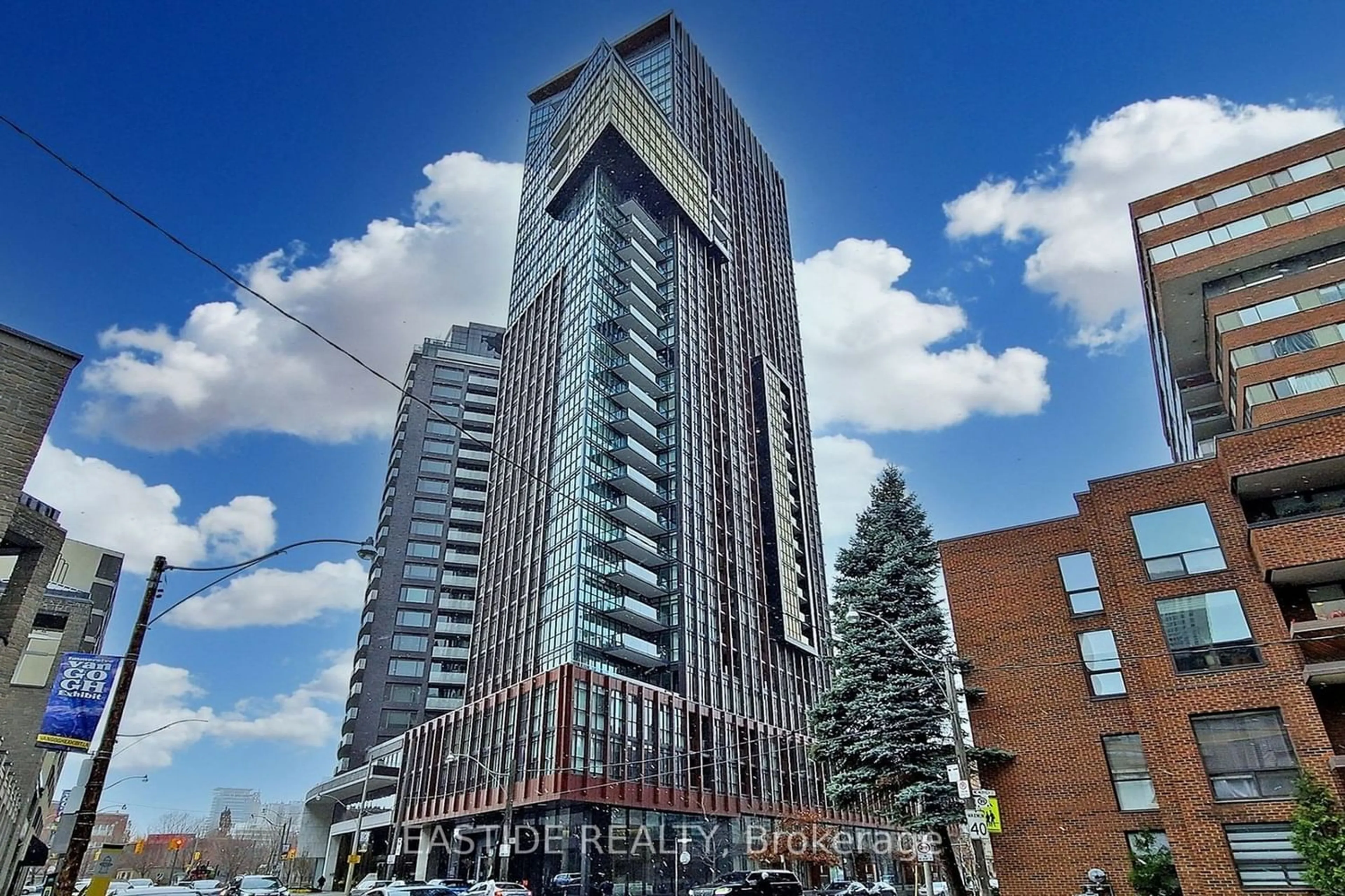 A pic from exterior of the house or condo for 32 Davenport Rd #2202, Toronto Ontario M5R 1H3