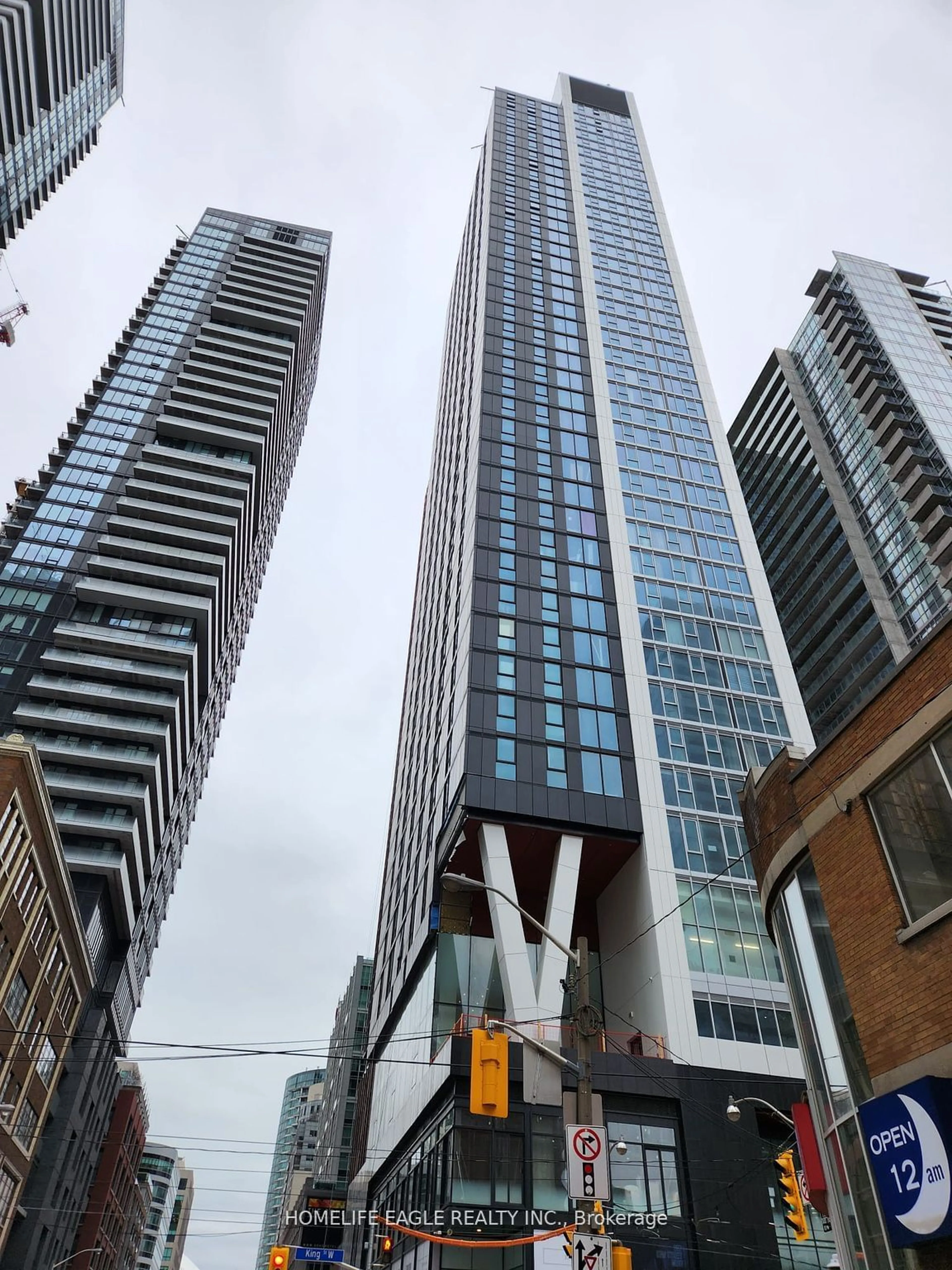 A pic from exterior of the house or condo for 357 King St #3707, Toronto Ontario M5V 0S7