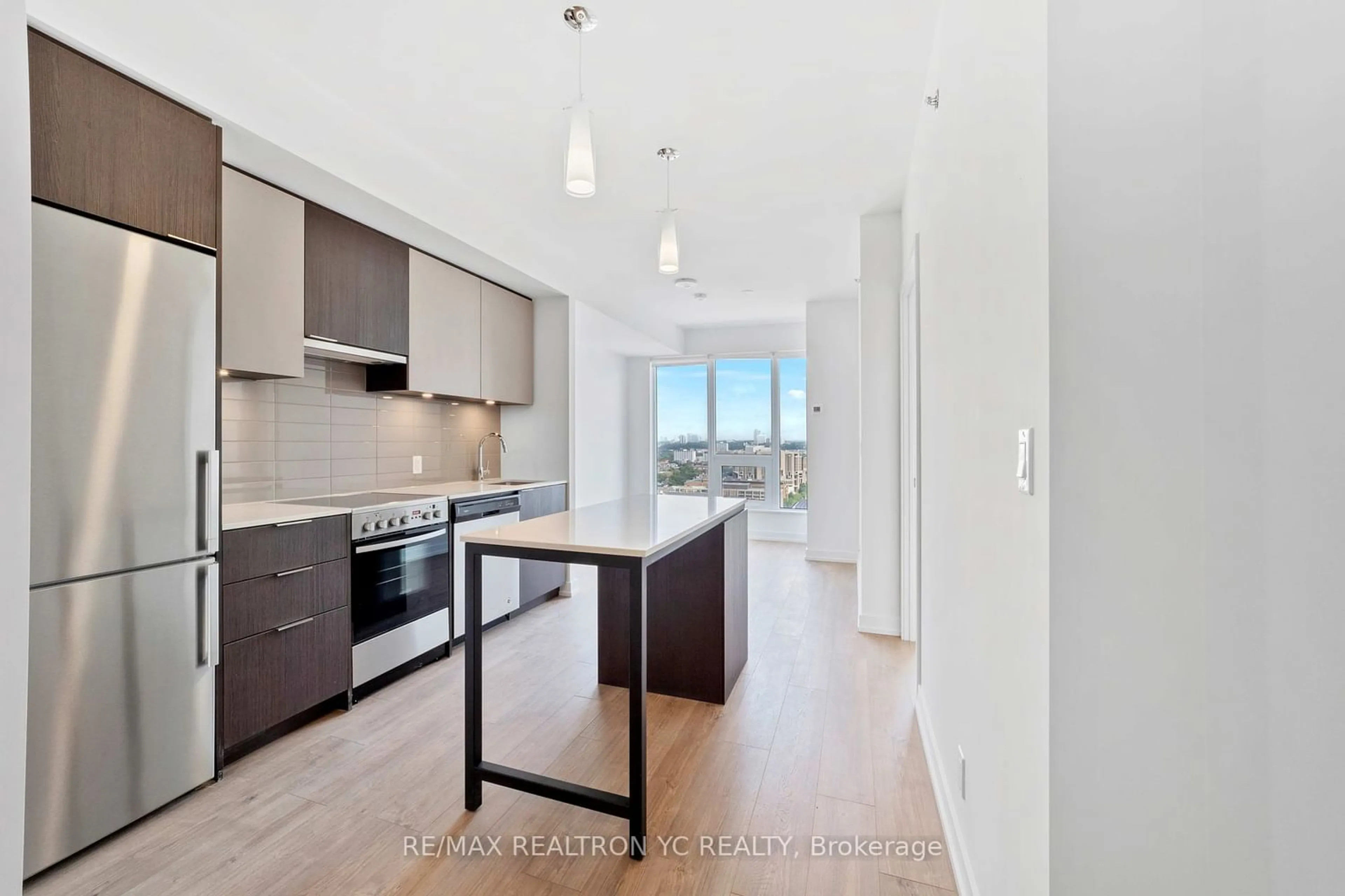 Contemporary kitchen for 203 College St #2605, Toronto Ontario M5T 0C8