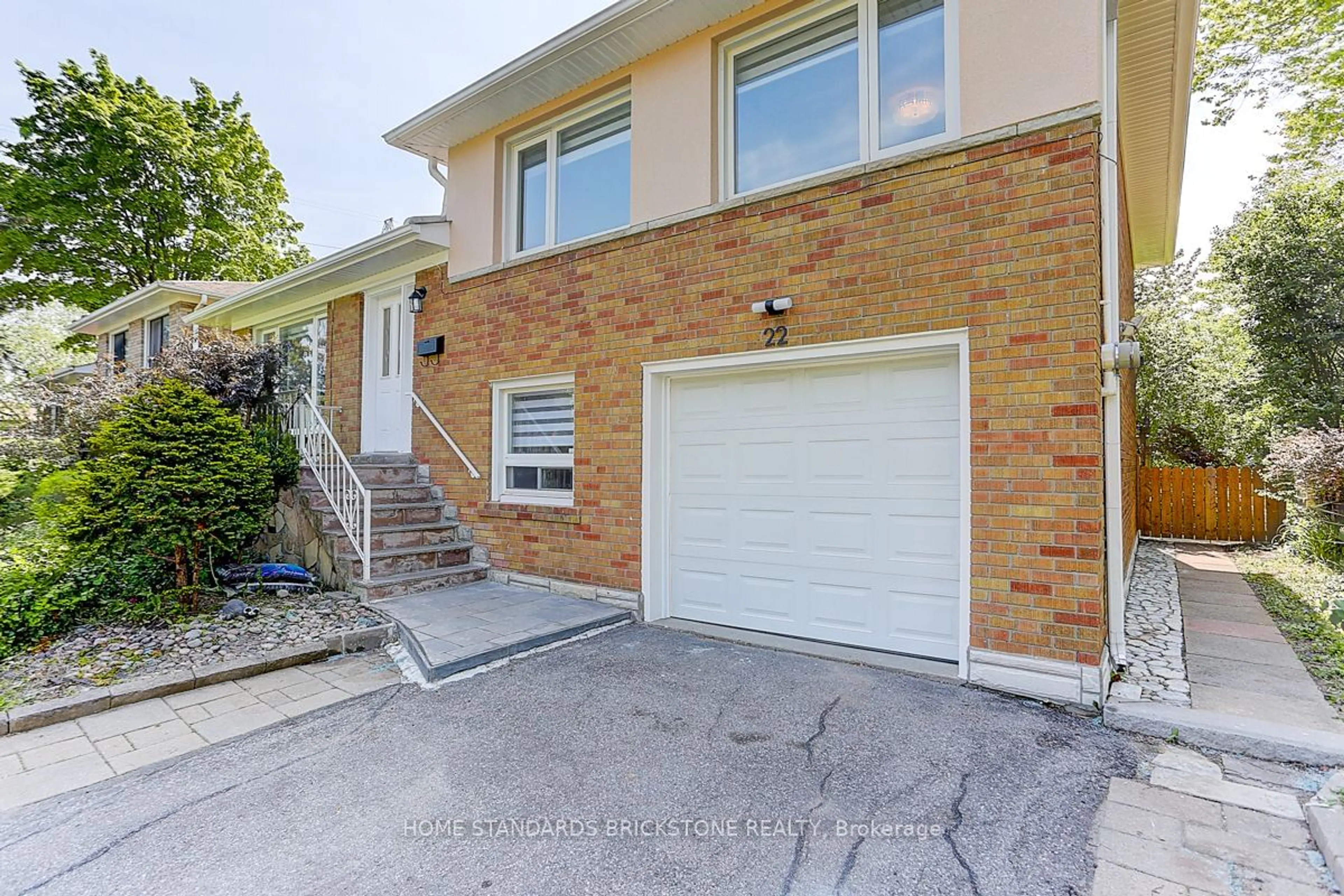 A pic from exterior of the house or condo for 22 Bowerbank Dr, Toronto Ontario M2M 1Z8