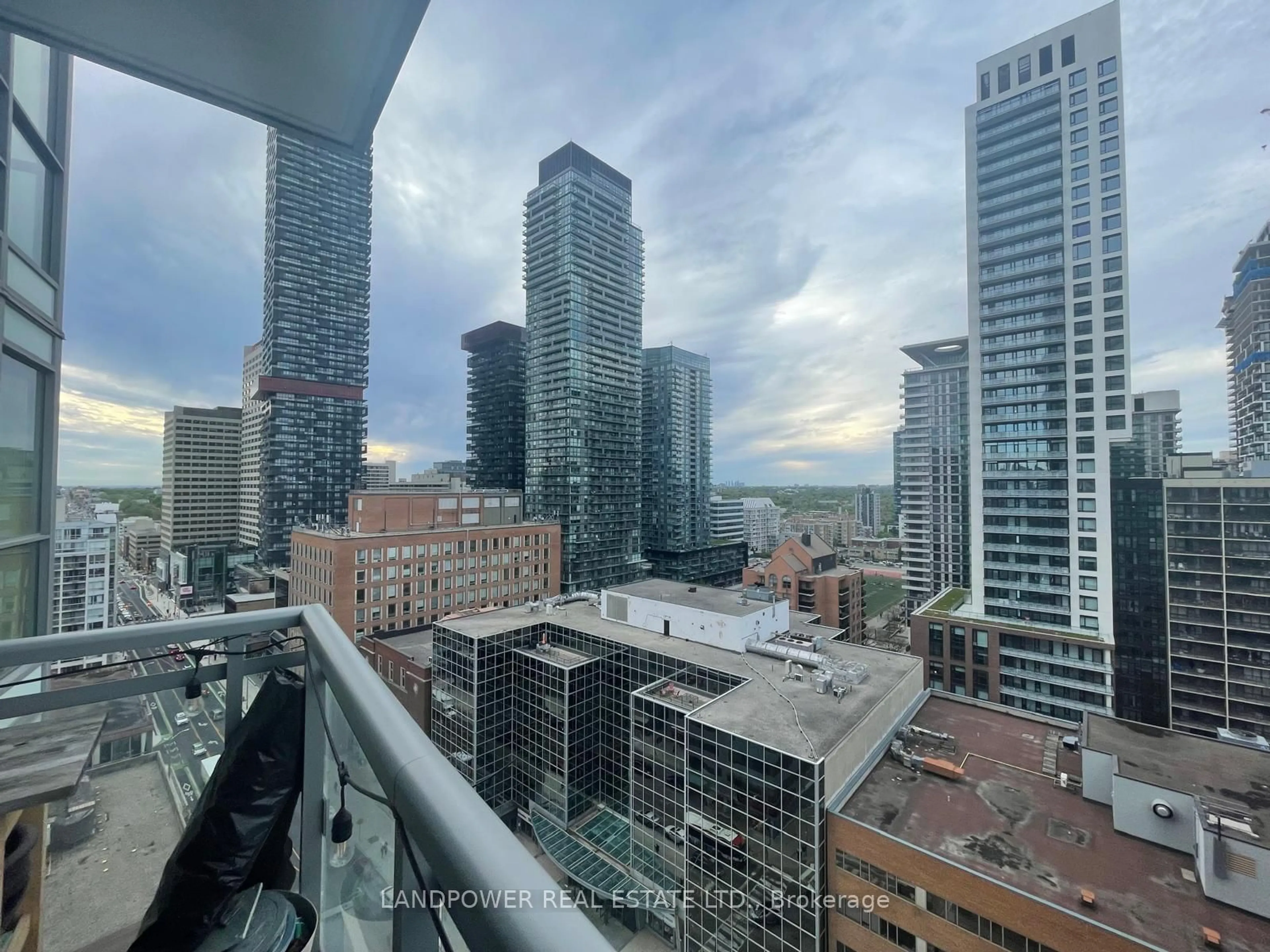 Floor plan for 89 Dunfield Ave #1603, Toronto Ontario M4S 0A4