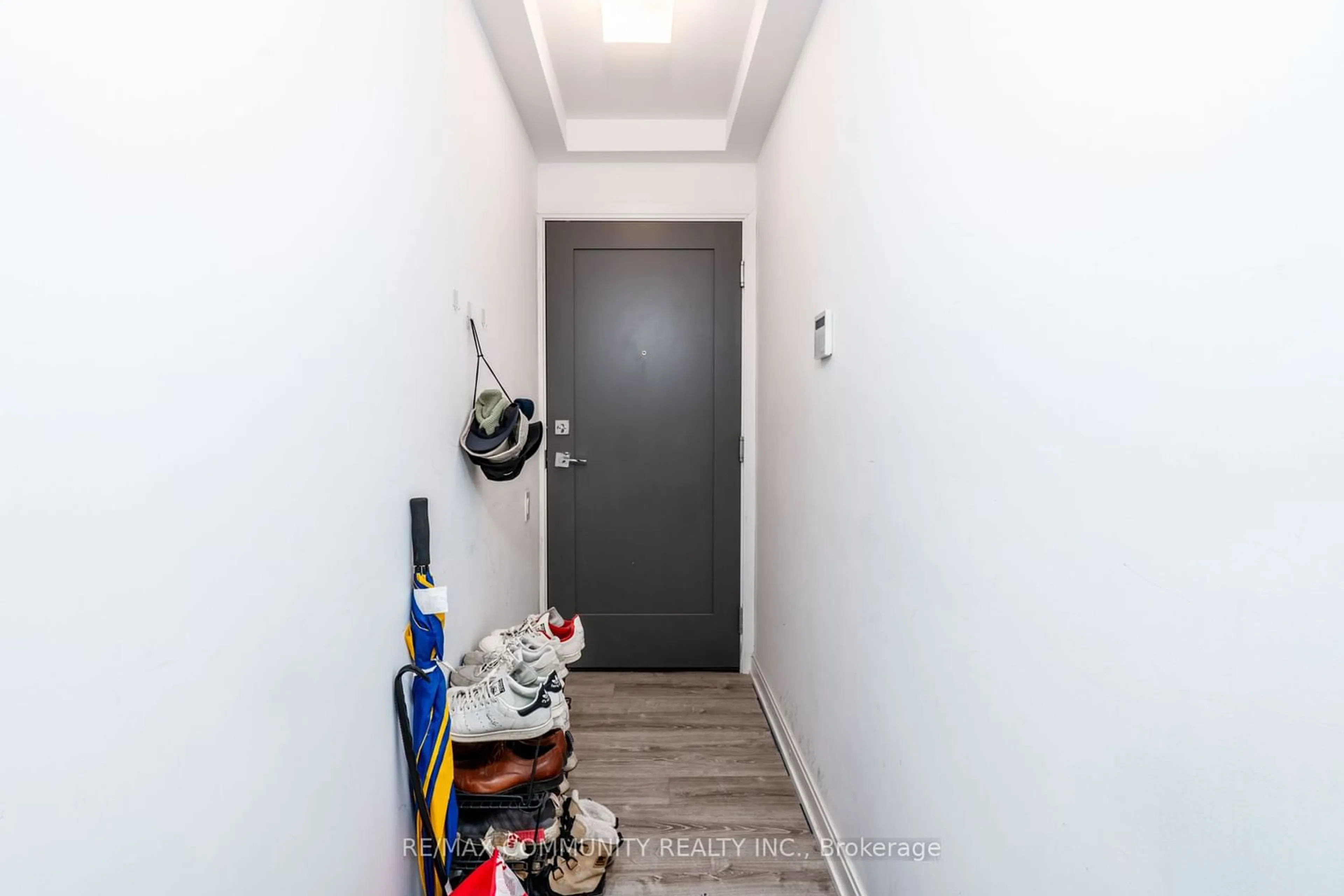 Indoor entryway for 42 Charles St #3709, Toronto Ontario M4Y 1T5