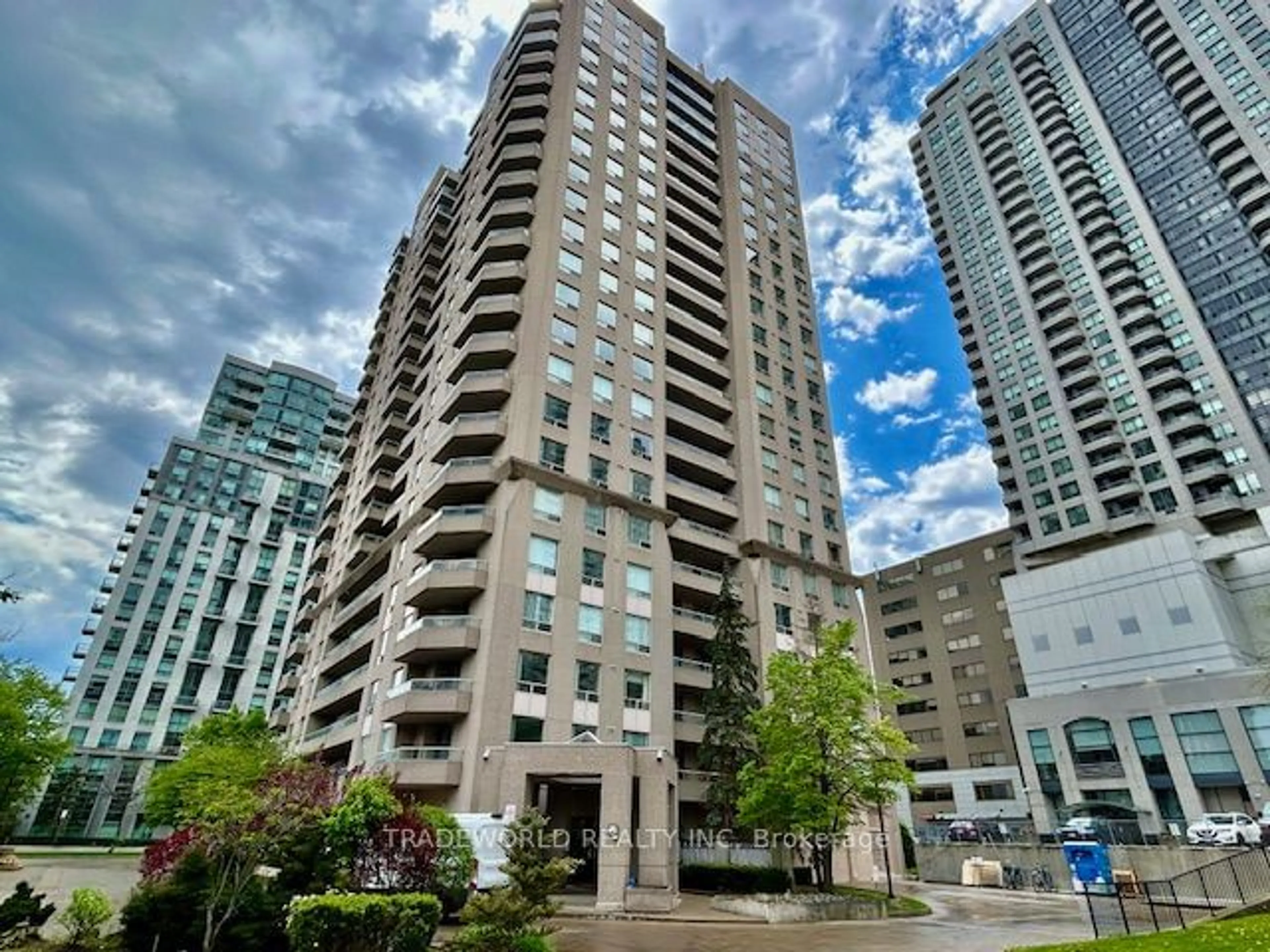 A pic from exterior of the house or condo for 18 Hillcrest Ave #1706, Toronto Ontario M2N 6T5