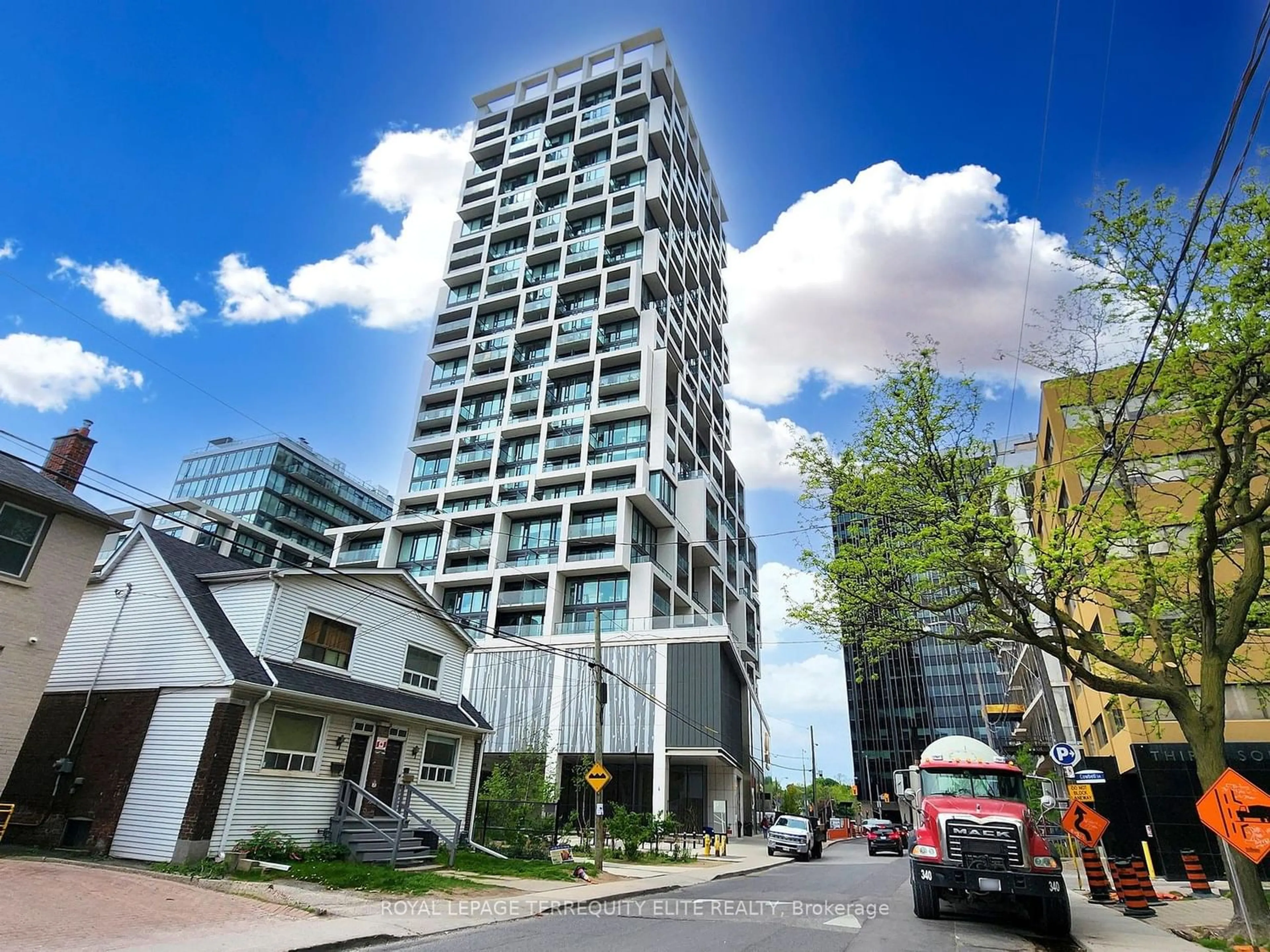 A pic from exterior of the house or condo for 5 Soudan Ave #908, Toronto Ontario M4S 1V5