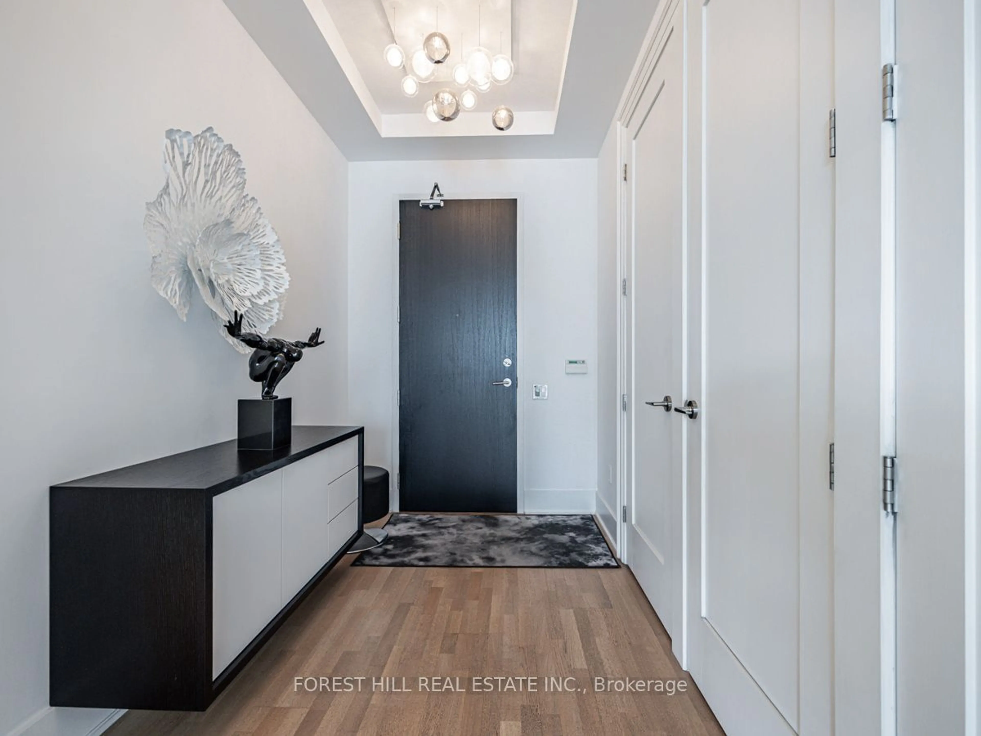 Indoor entryway for 775 King St #LPH 5, Toronto Ontario M5V 2K3