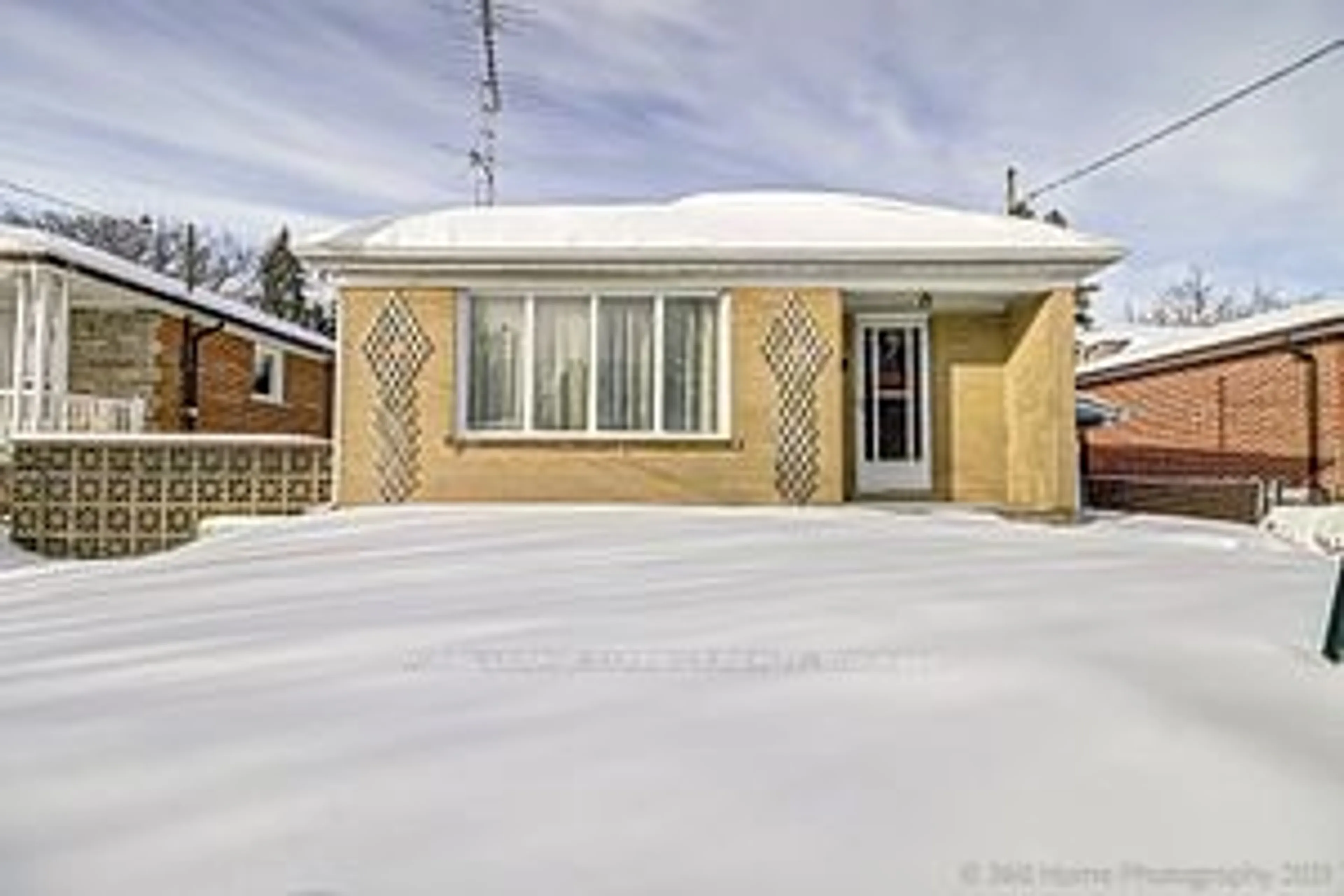 Frontside or backside of a home for 166 Moore Park Ave, Toronto Ontario M2M 1N2