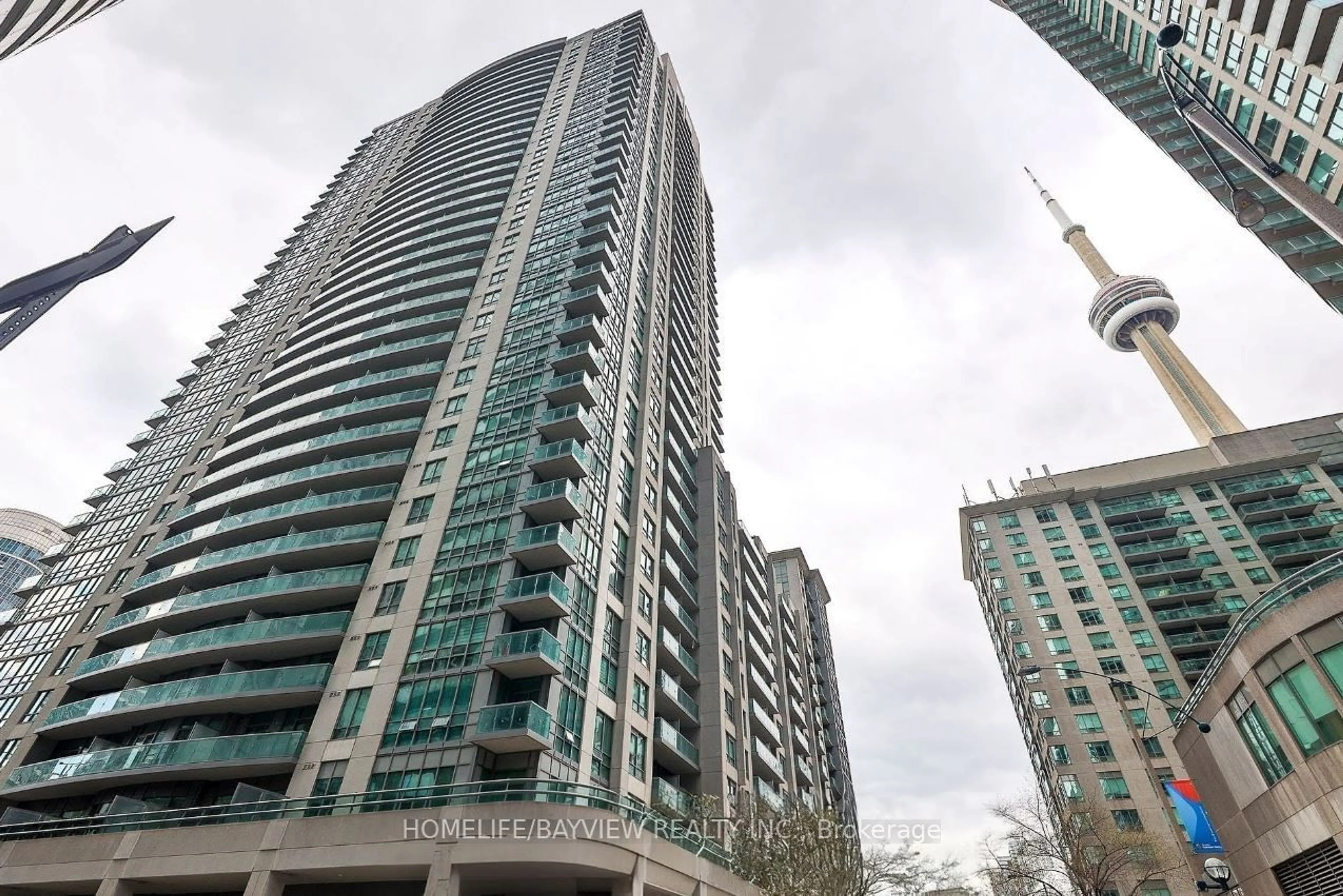 A pic from exterior of the house or condo for 19 Grand Trunk Cres #708, Toronto Ontario M5J 3A3