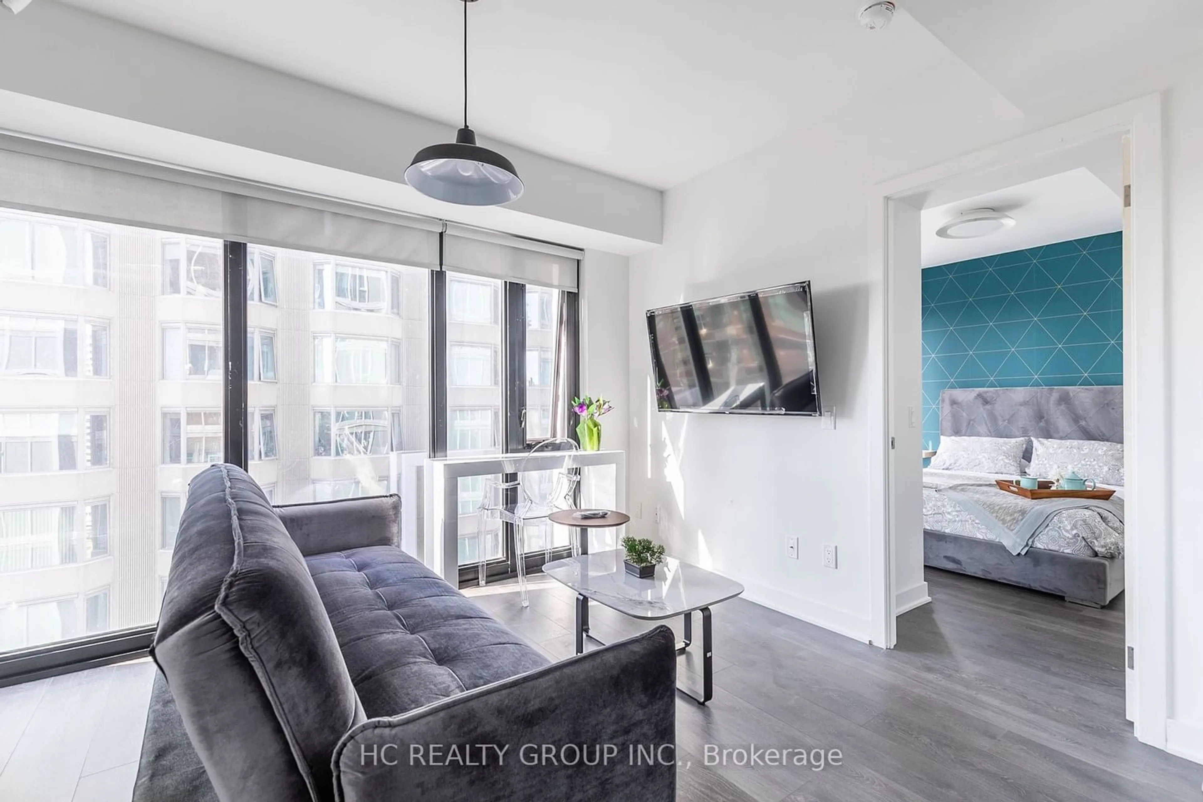 Living room for 188 Cumberland St #1713, Toronto Ontario M5R 0B6