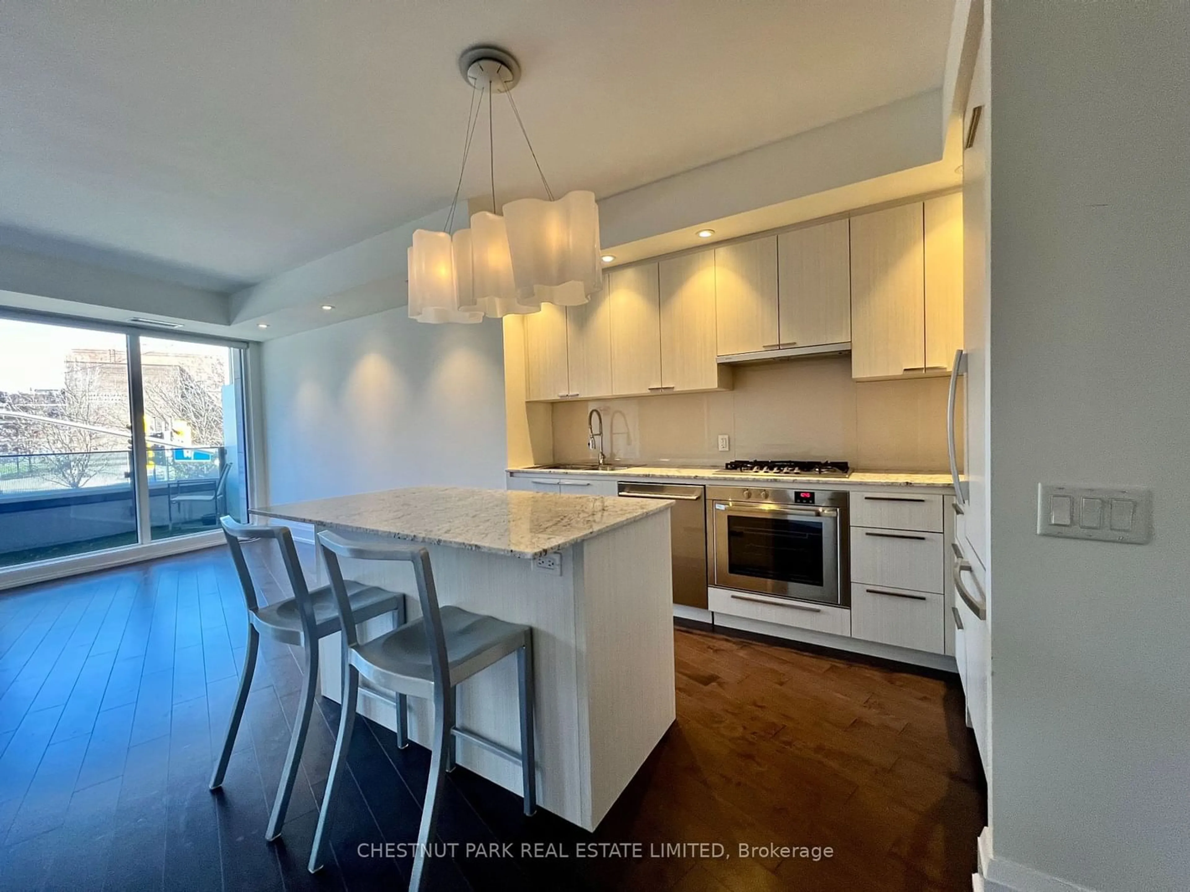 Contemporary kitchen for 88 Davenport Rd #205, Toronto Ontario M5R 0A5