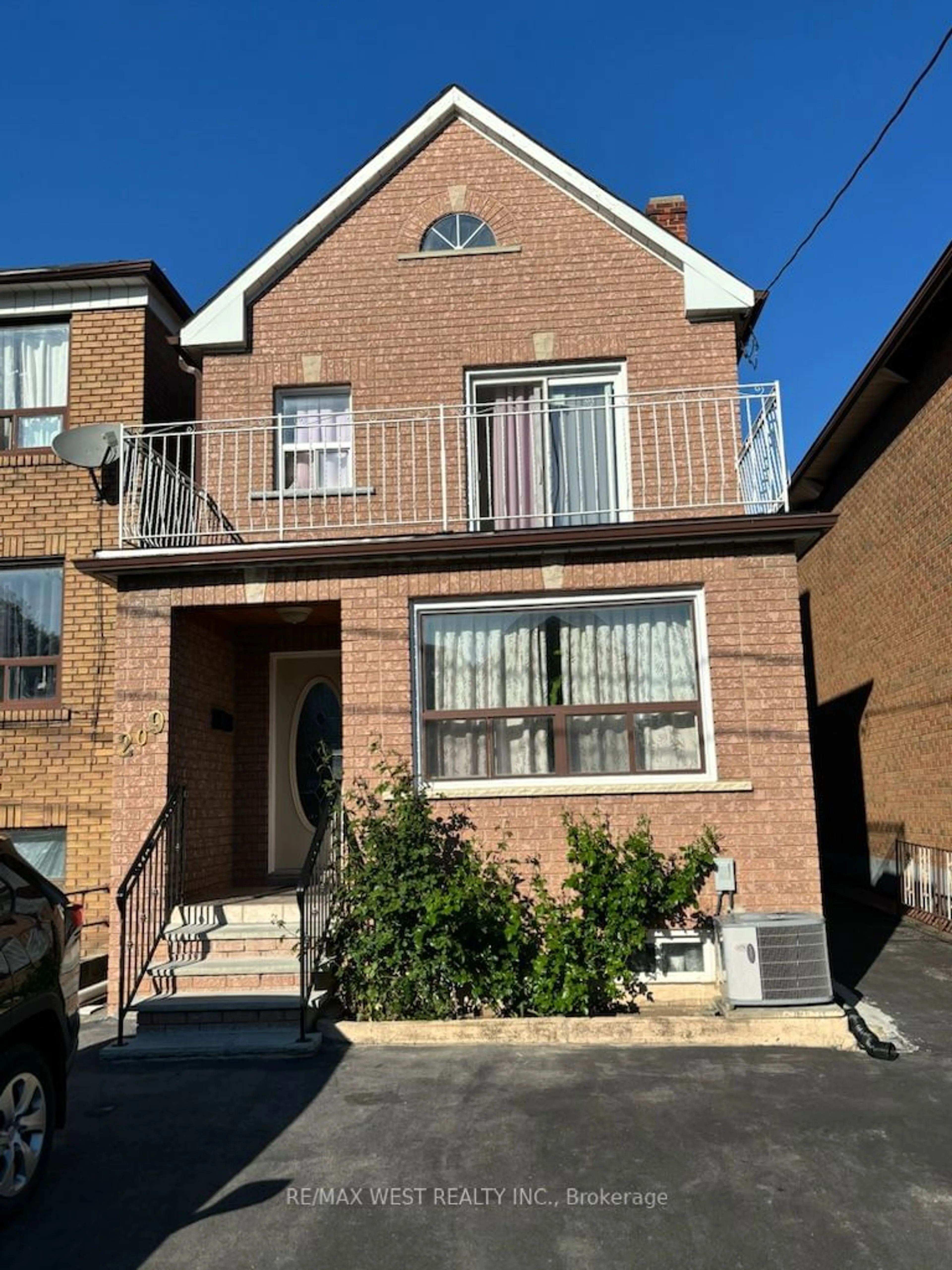 A pic from exterior of the house or condo for 209 Cedric Ave, Toronto Ontario M6C 3X9