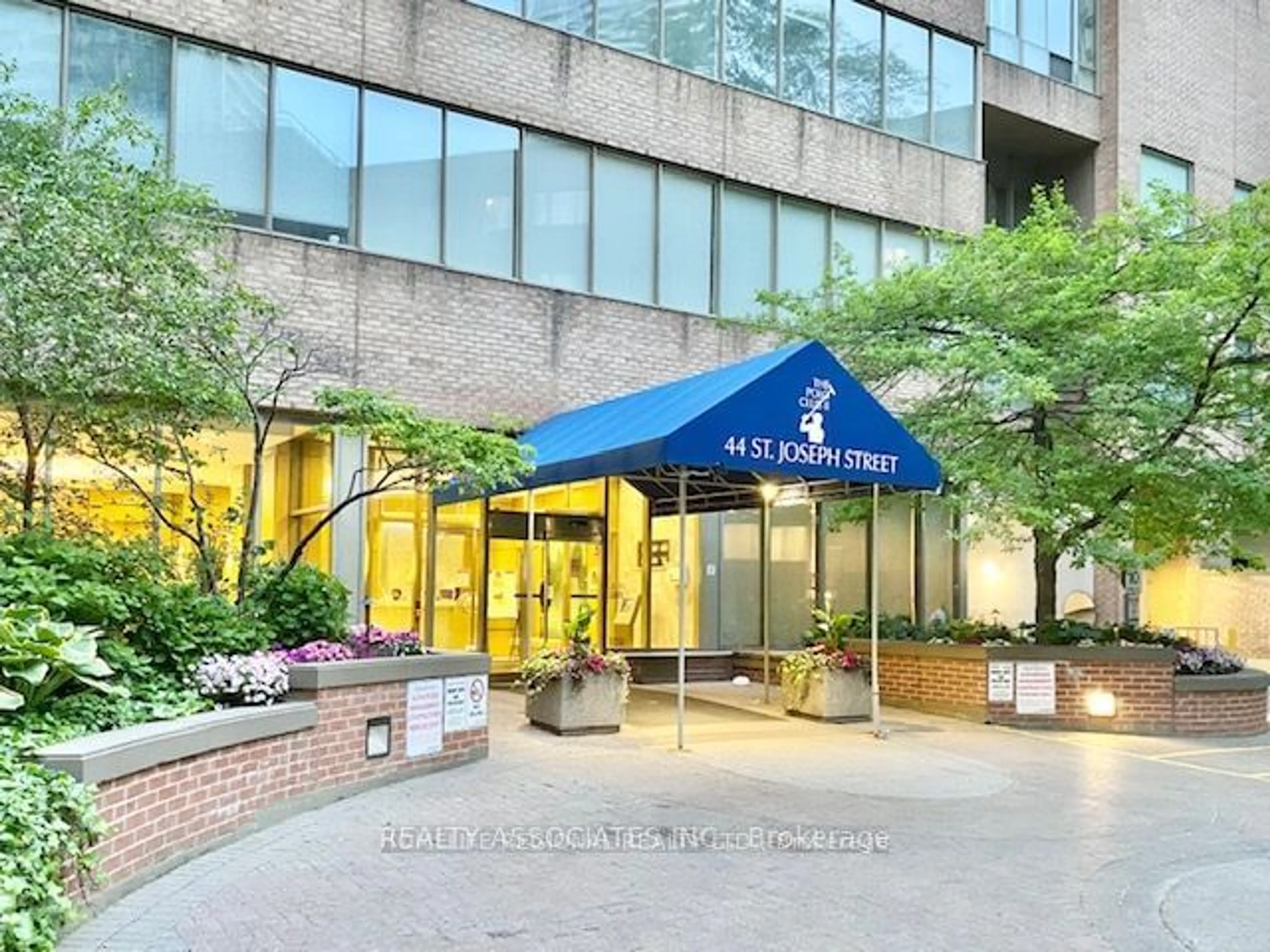 A pic from exterior of the house or condo for 44 St Joseph St #2107, Toronto Ontario M4Y 2W4