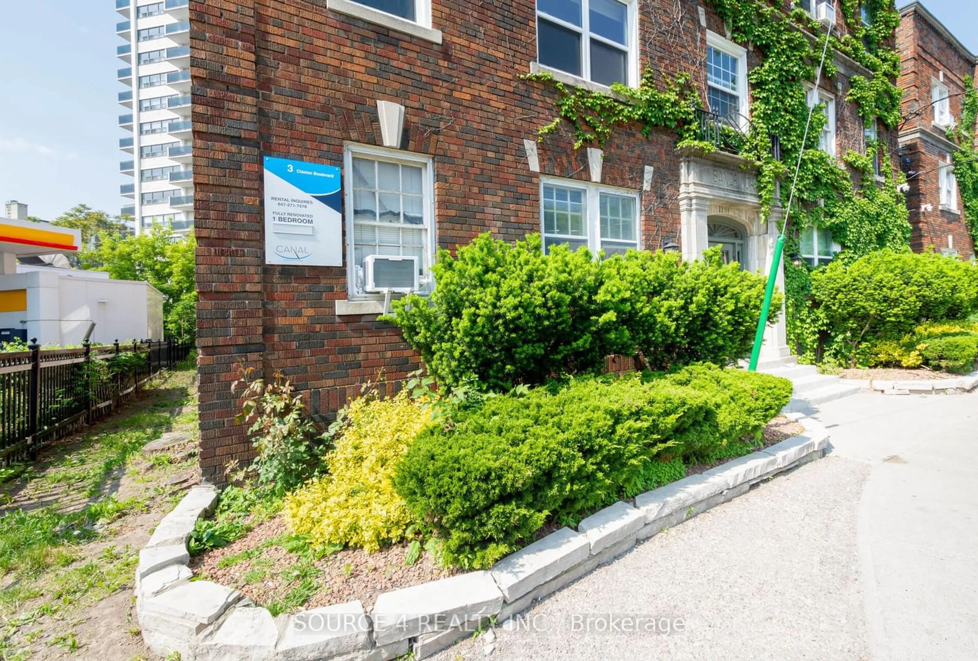 Outside view for 3 Claxton Blvd, Toronto Ontario M6C 1L6