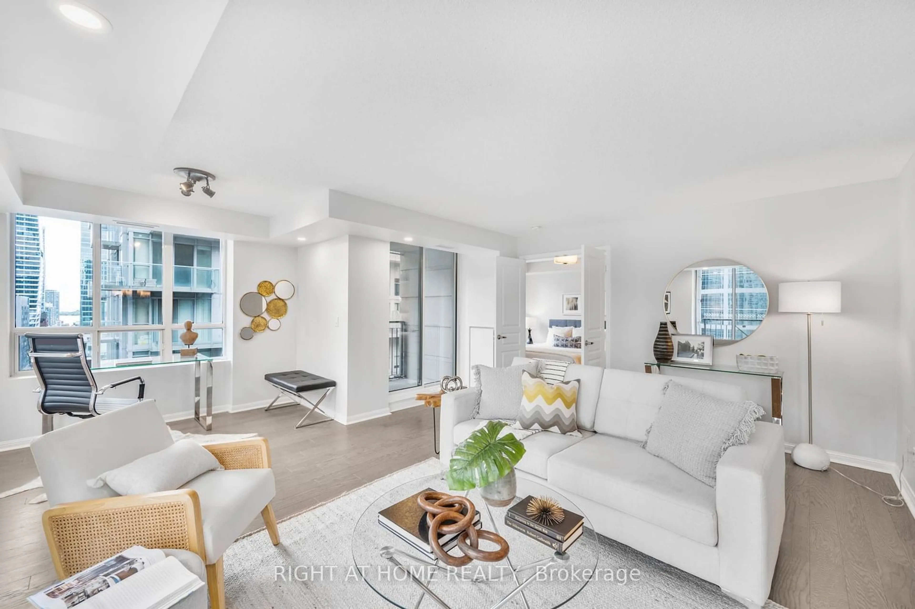 Living room for 140 Simcoe St #1415, Toronto Ontario M5H 4E9