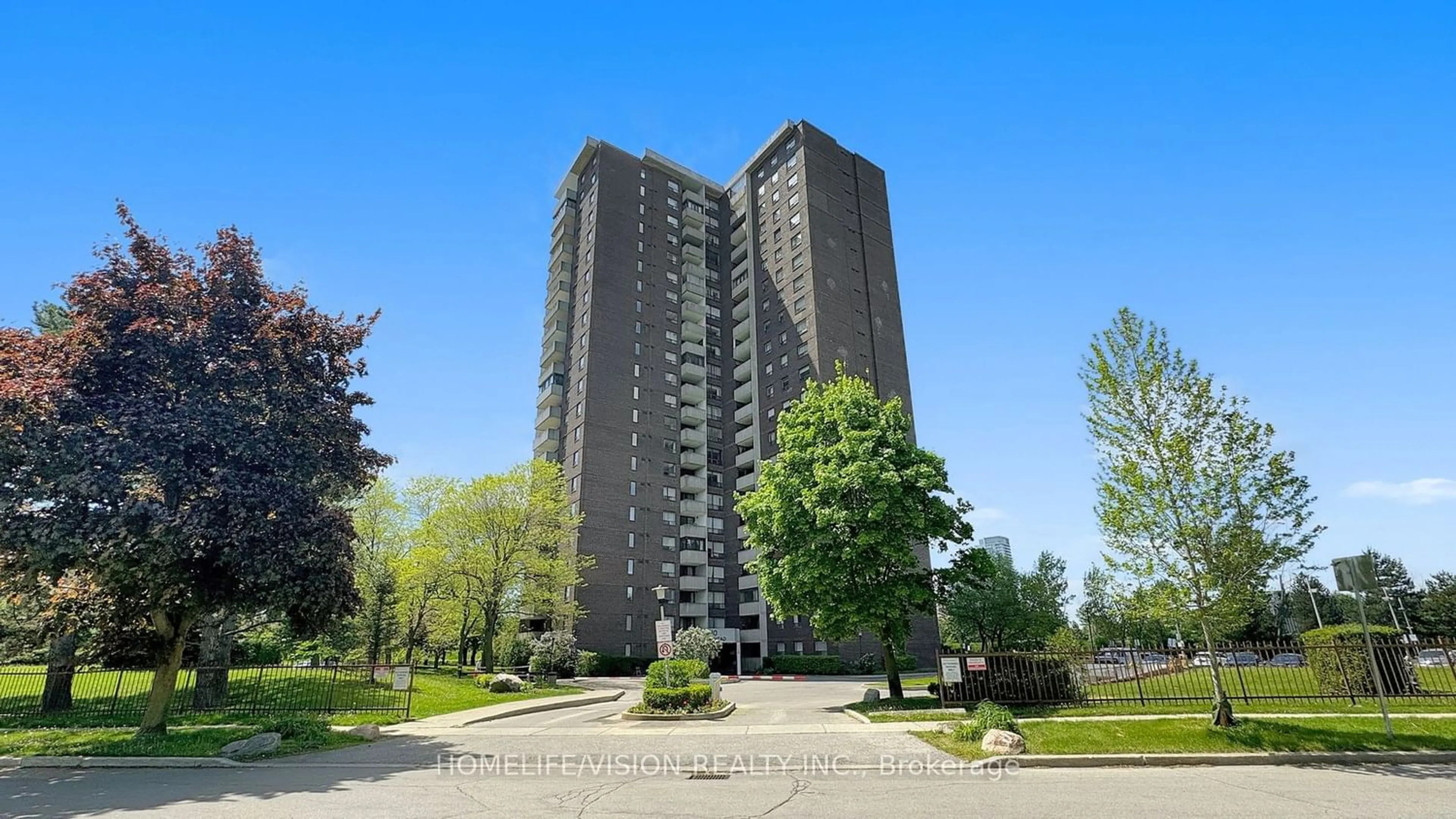 A pic from exterior of the house or condo for 10 Muirhead Rd #301, Toronto Ontario M2J 4P9