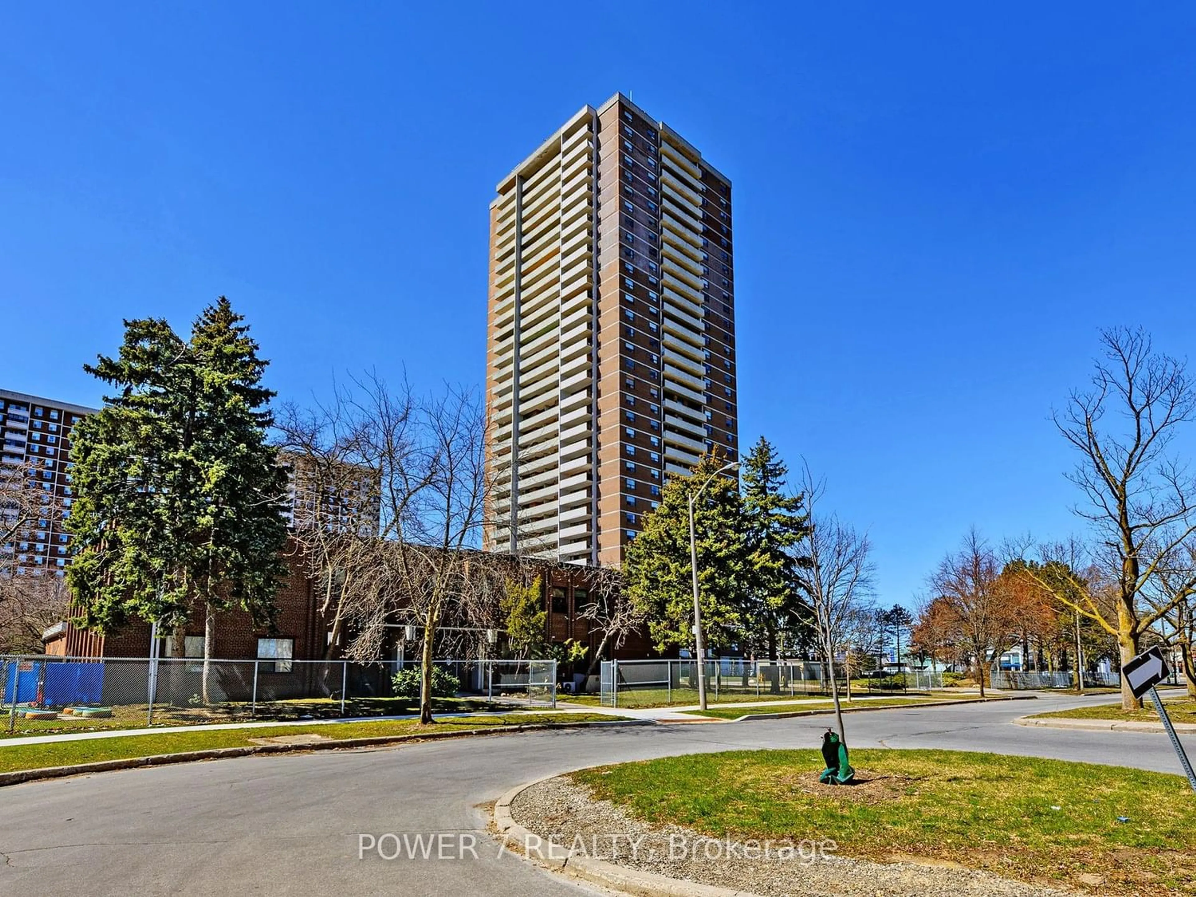A pic from exterior of the house or condo for 10 Tangreen Crt #407, Toronto Ontario M2M 4B9