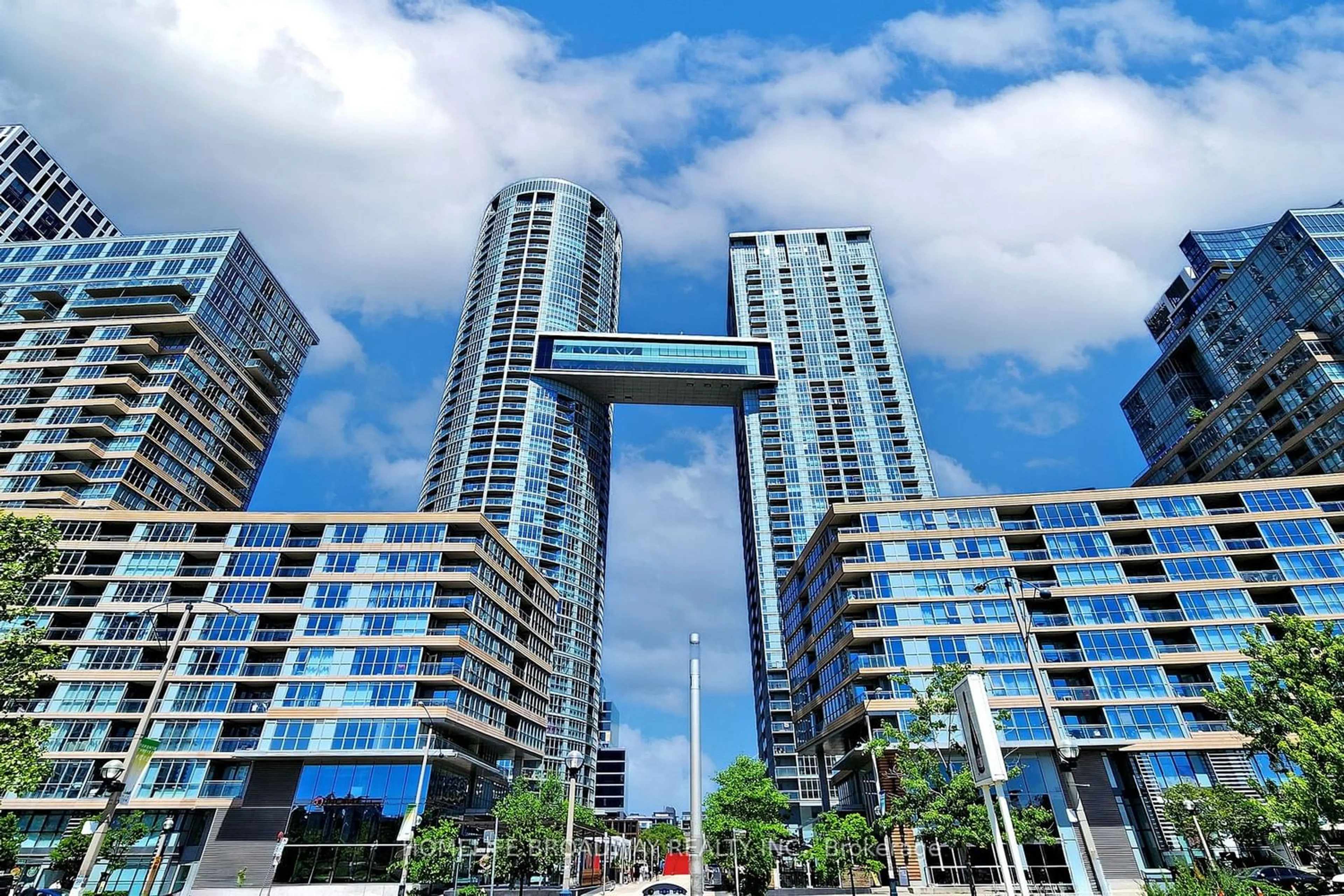 A pic from exterior of the house or condo for 21 Iceboat Terr #3011, Toronto Ontario M5V 4A9
