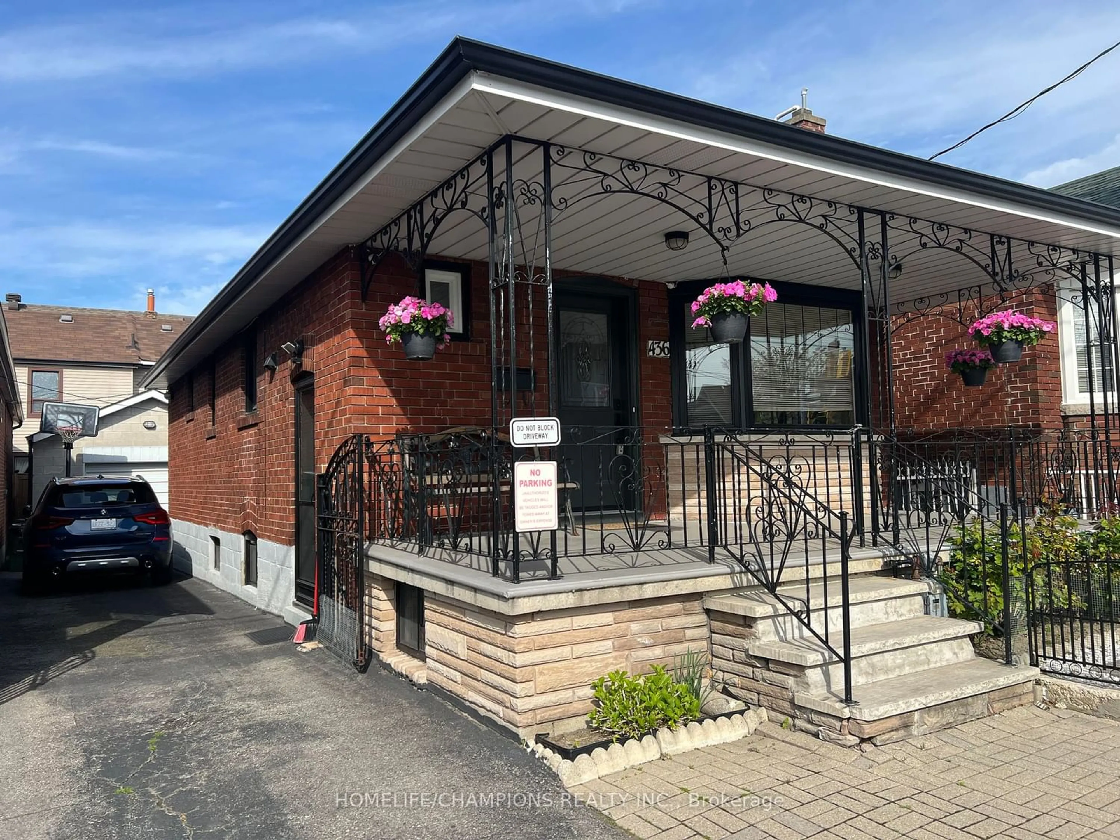 Outside view for 436 Oakwood Ave, Toronto Ontario M6E 2W5