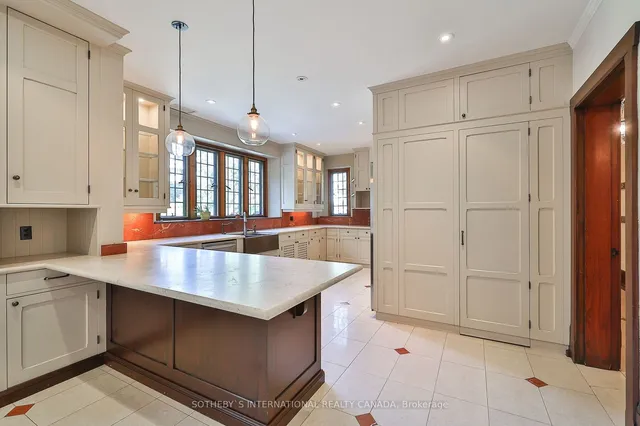 Additional property image - 372 Old Yonge St