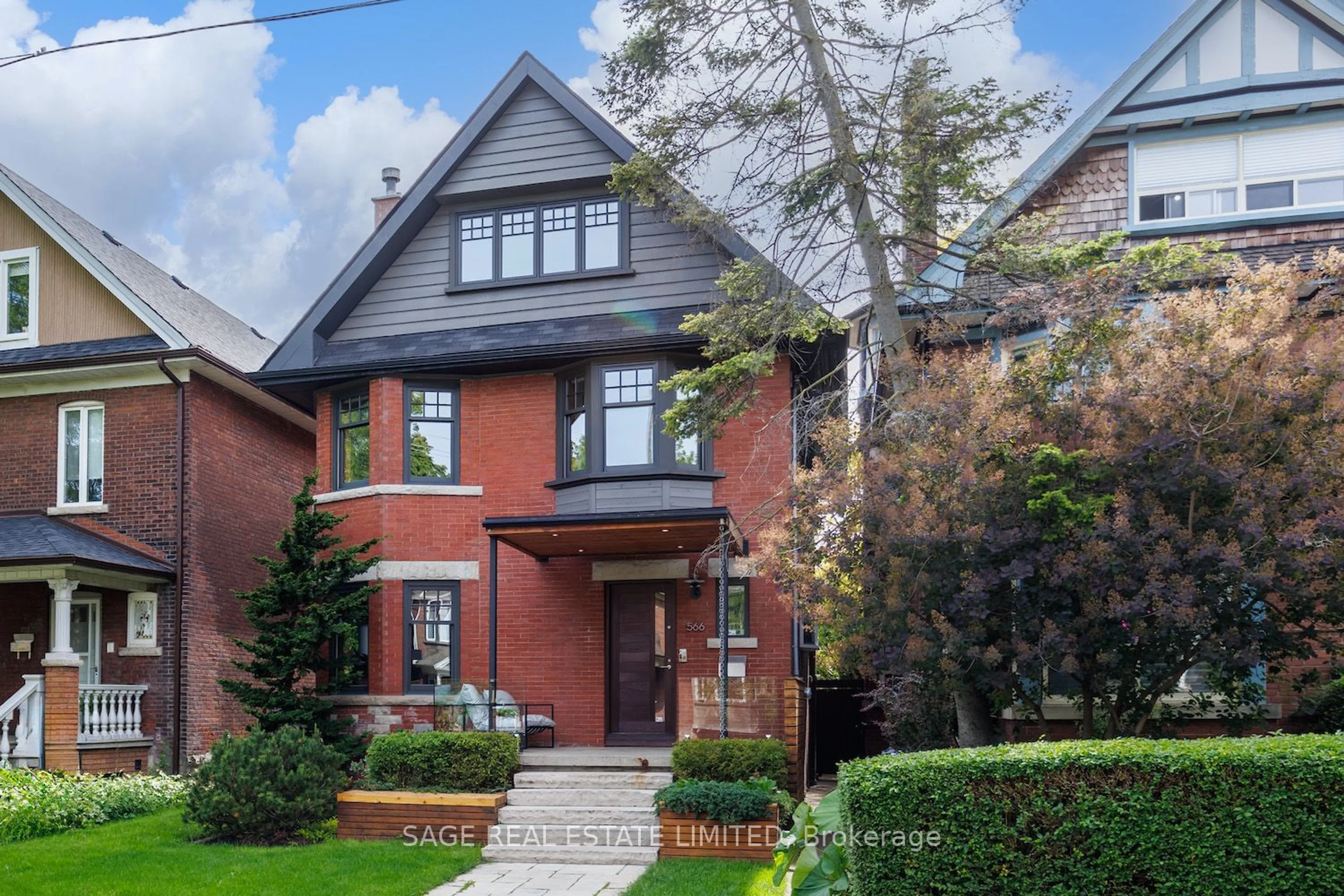 Home with brick exterior material for 566 Dovercourt Rd, Toronto Ontario M6H 2W6
