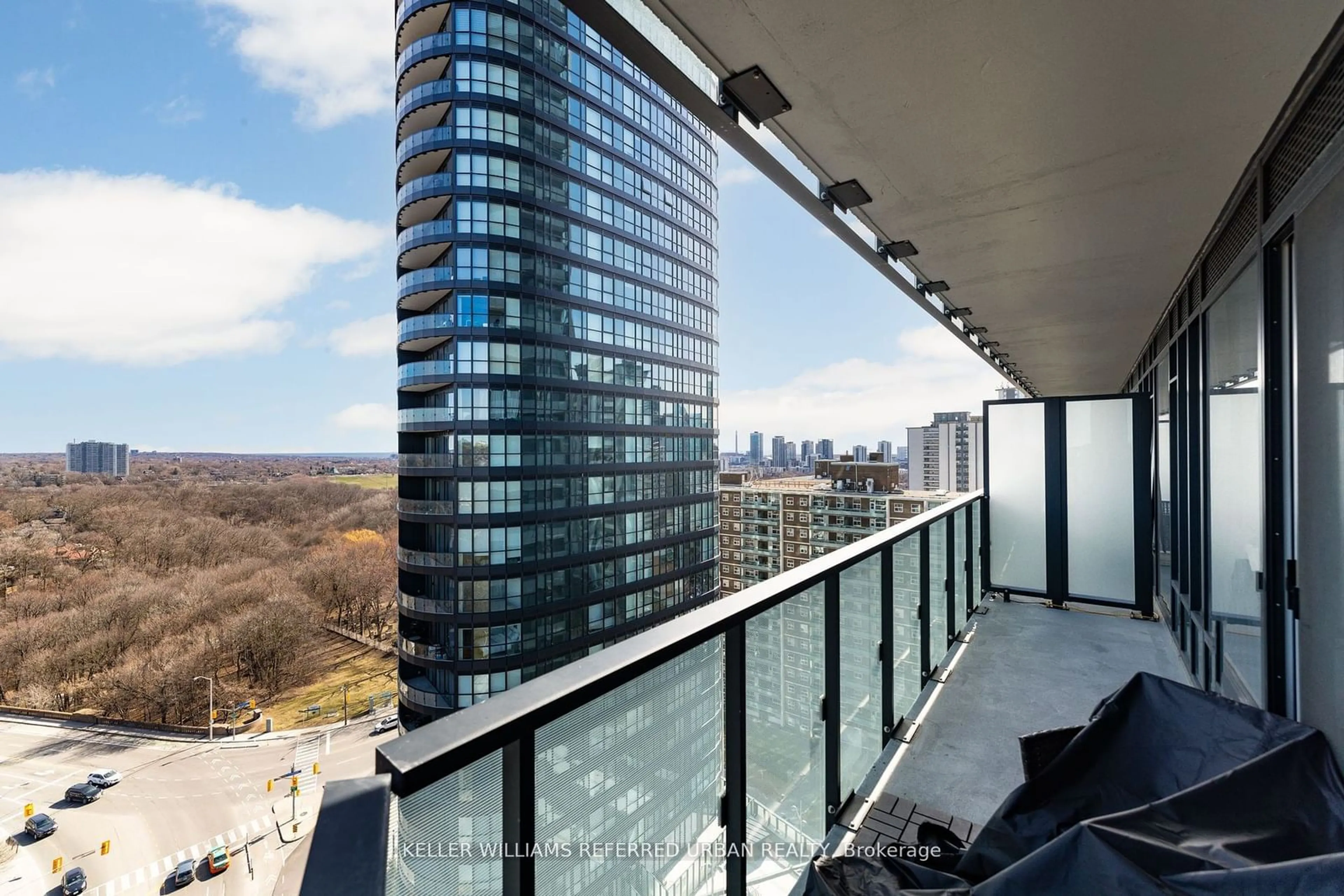 A pic from exterior of the house or condo for 575 Bloor St #1603, Toronto Ontario M4W 0B2