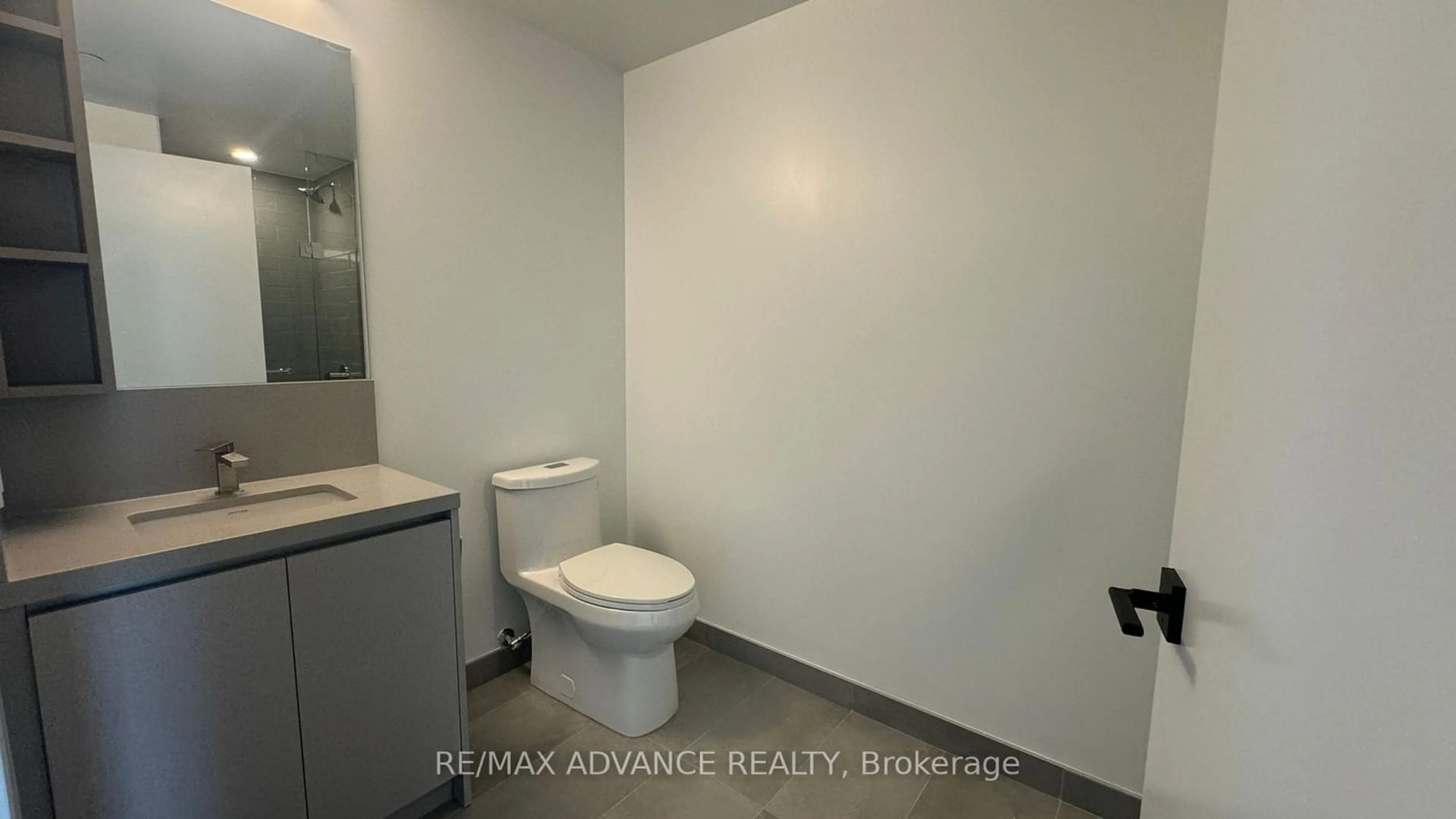 Standard bathroom for 319 Jarvis St #3012, Toronto Ontario M5B 0C8