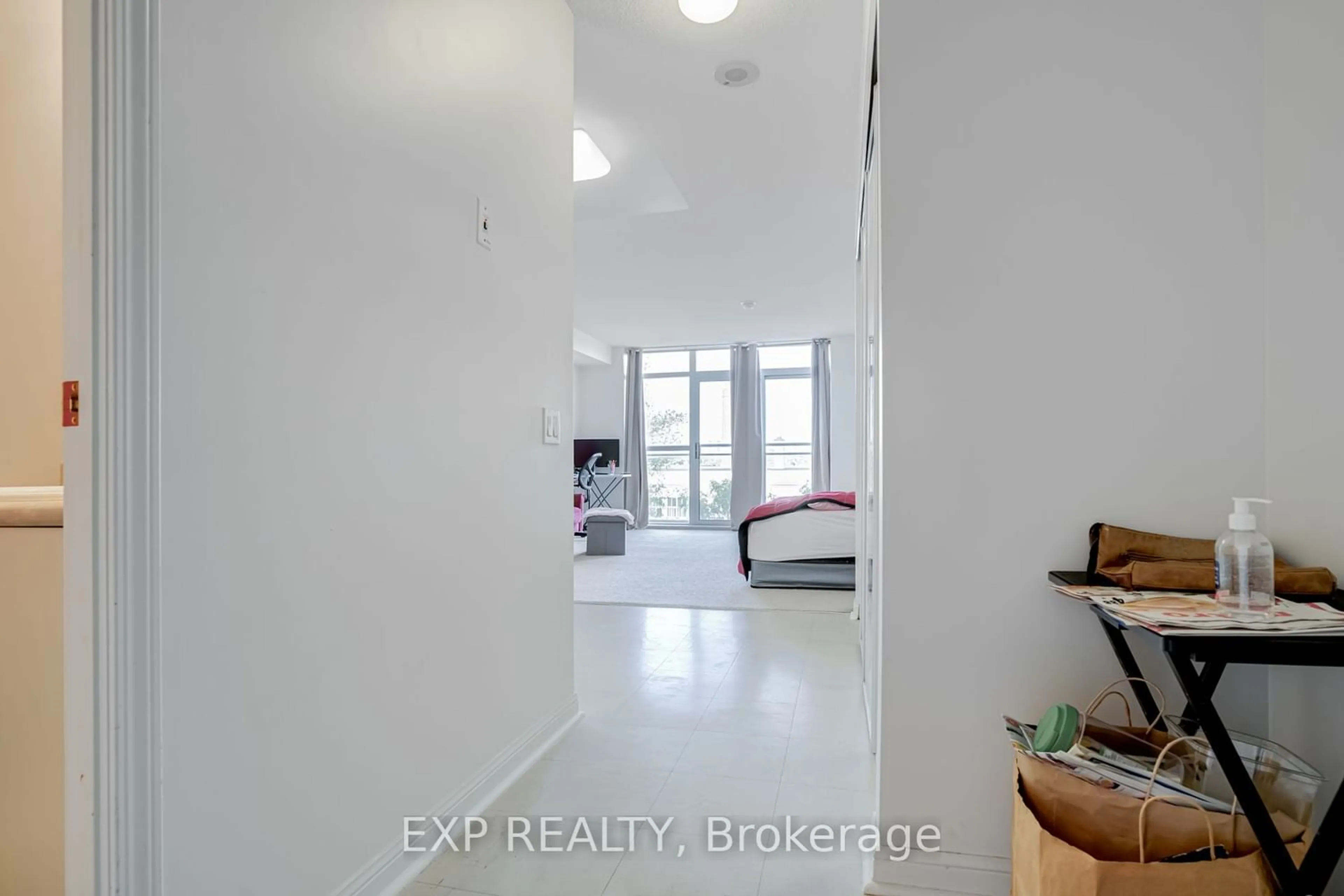 Indoor entryway for 650 Lawrence Ave #432, Toronto Ontario M6A 3E8