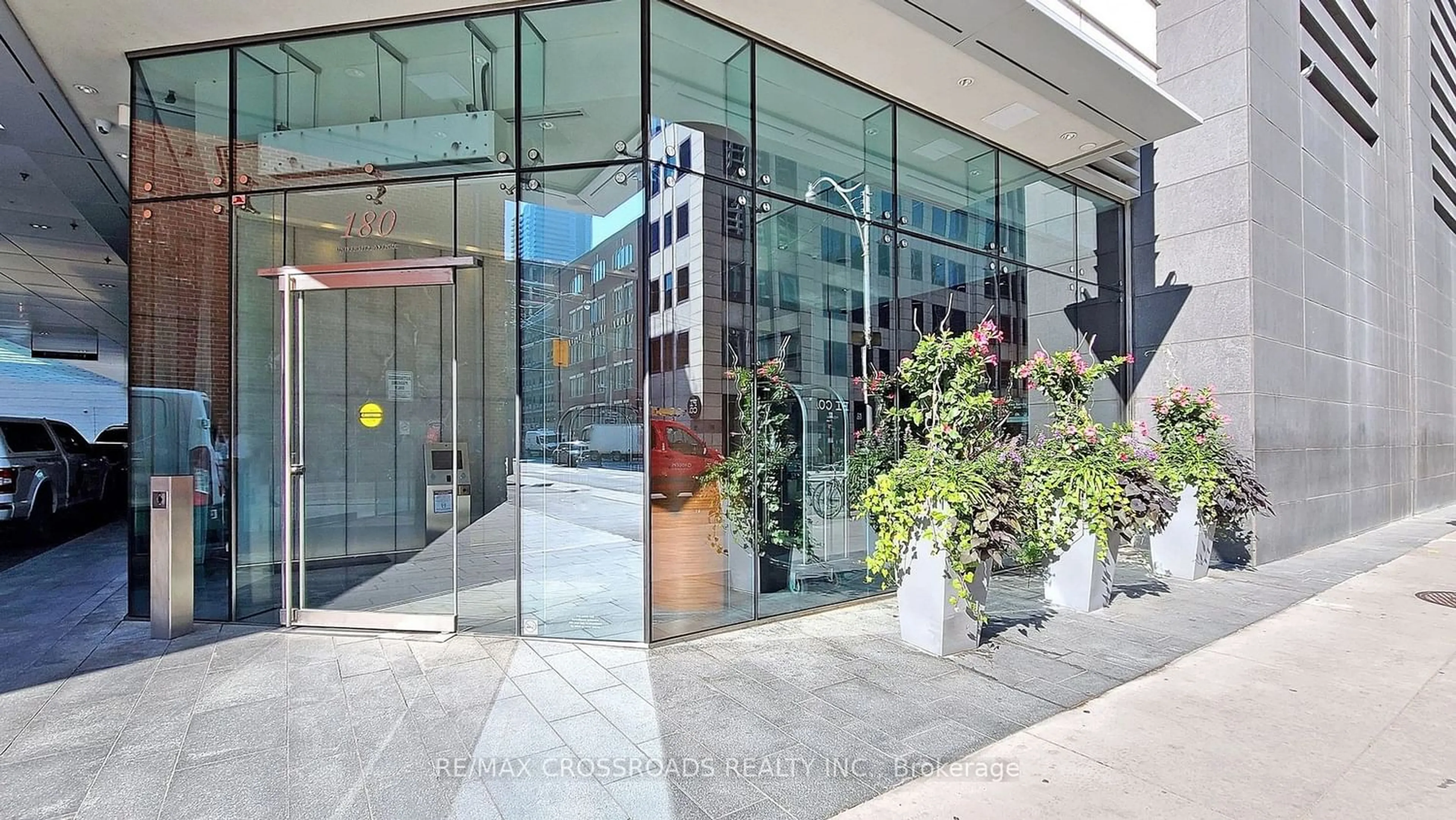 Indoor foyer for 180 University Ave #2803, Toronto Ontario M5H 0A2