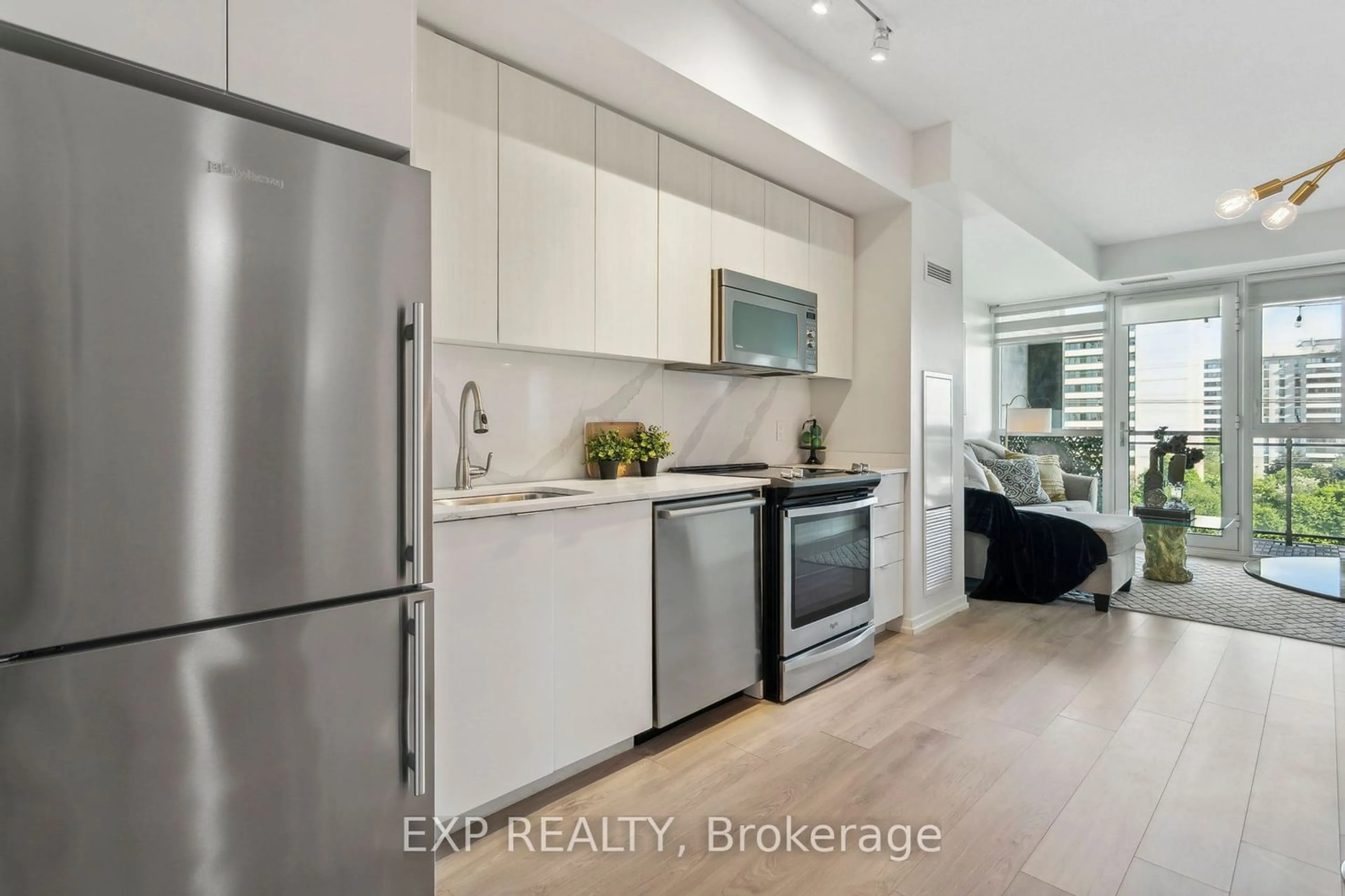 Contemporary kitchen for 3237 Bayview Ave #510, Toronto Ontario M2K 2J7