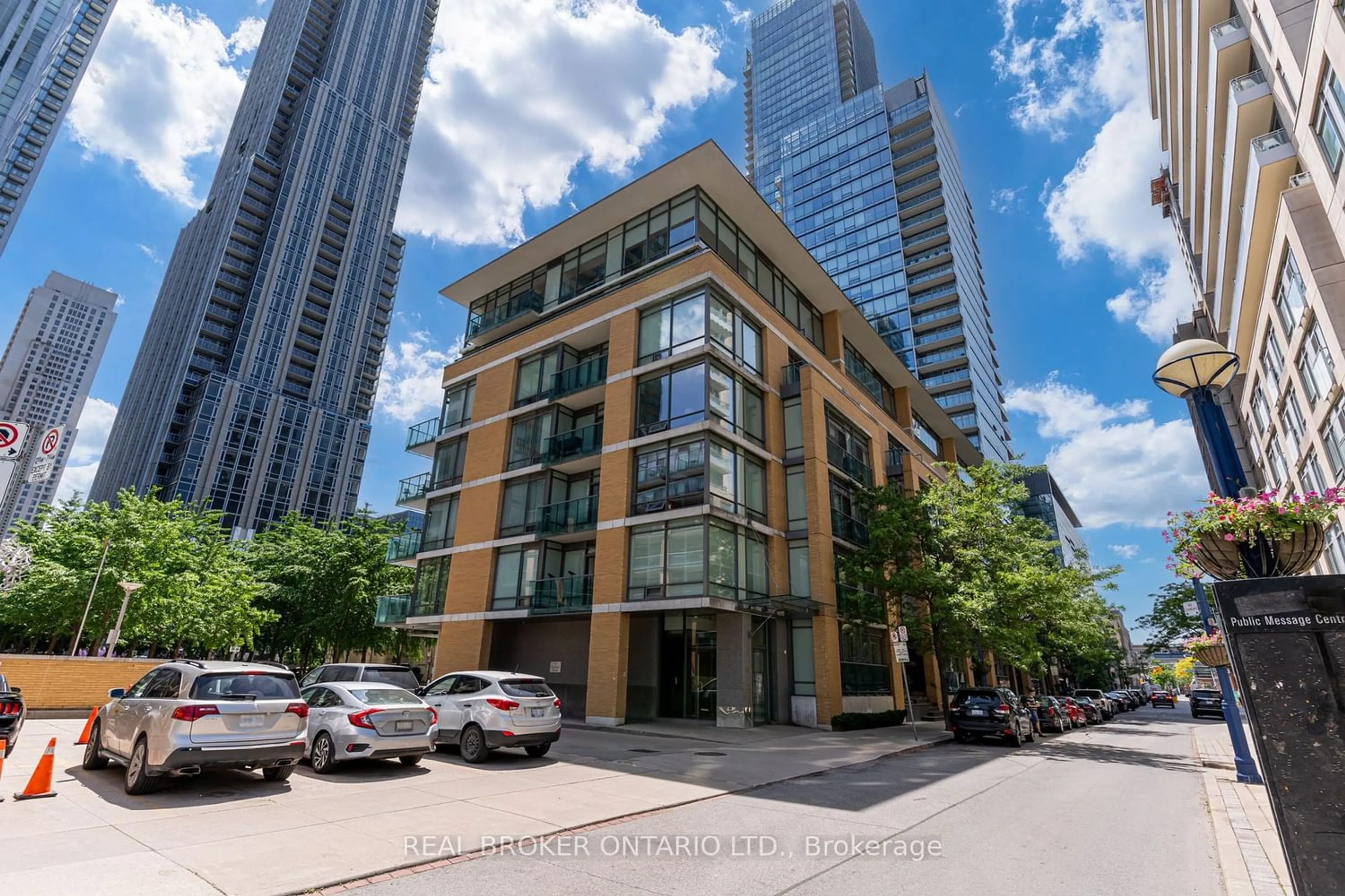 A pic from exterior of the house or condo for 21 Scollard St #104, Toronto Ontario M5R 1G1