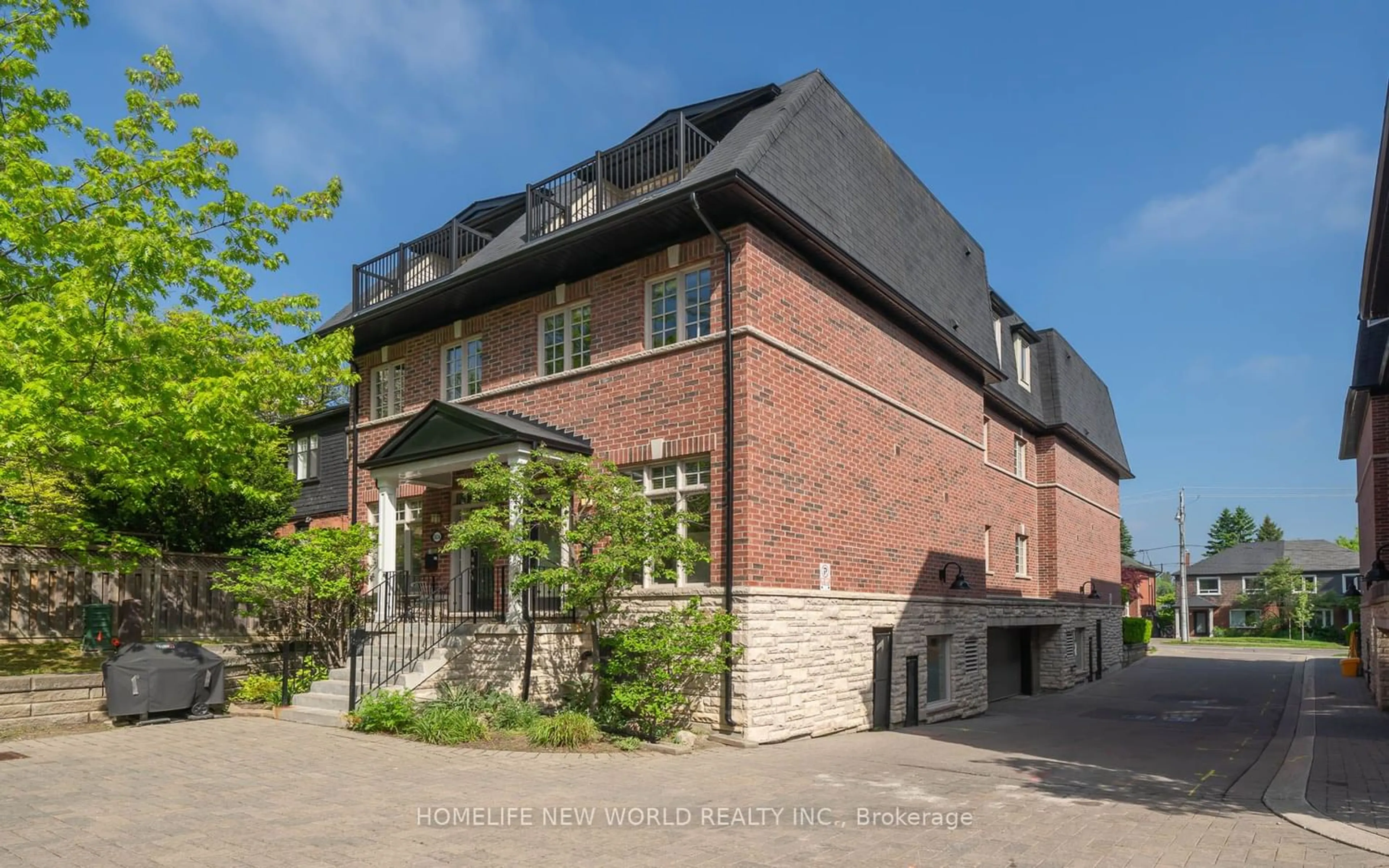 Home with brick exterior material for 363B Roehampton Ave, Toronto Ontario M4P 1S3