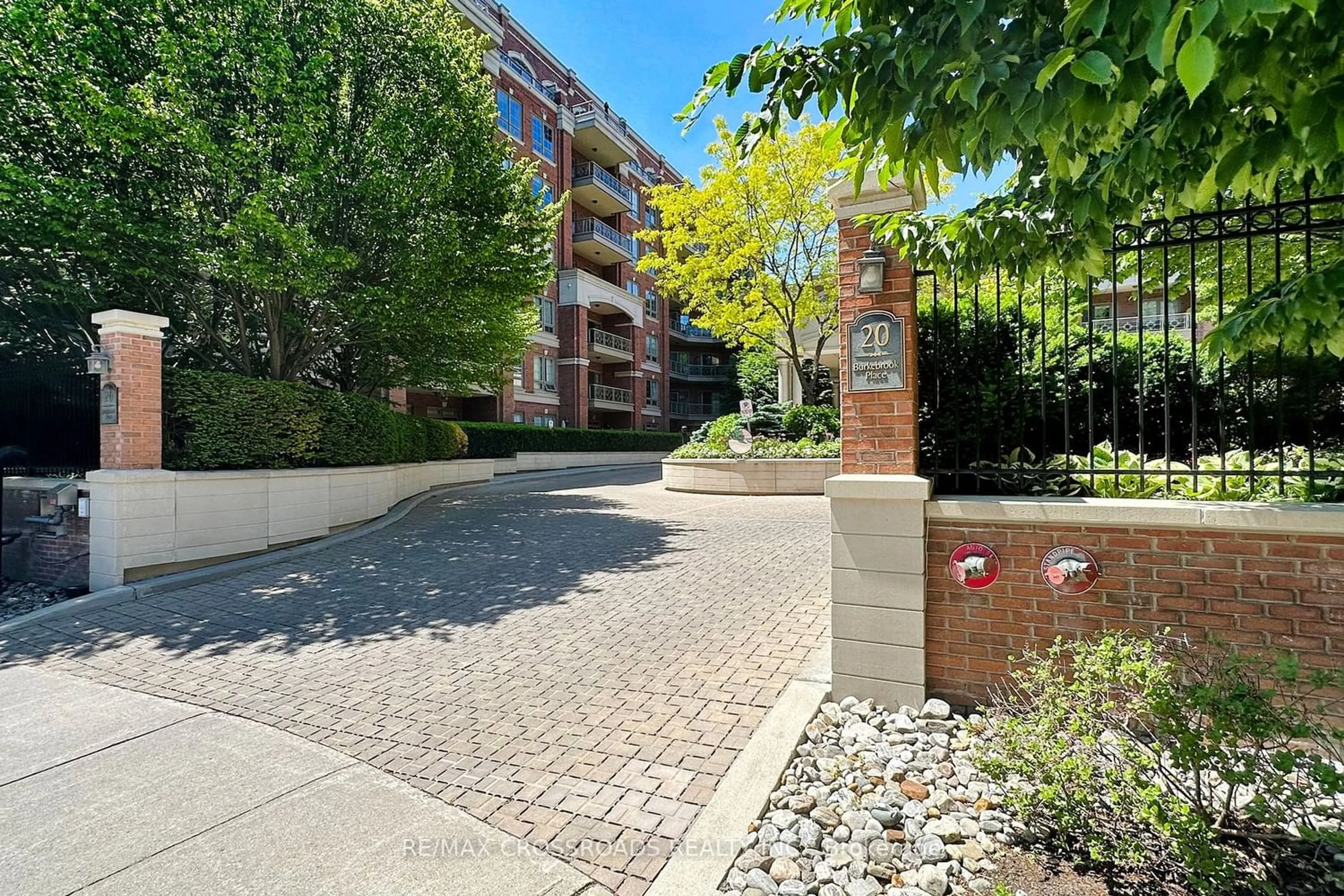 A pic from exterior of the house or condo for 20 Burkebrook Pl #223, Toronto Ontario M4G 0A1