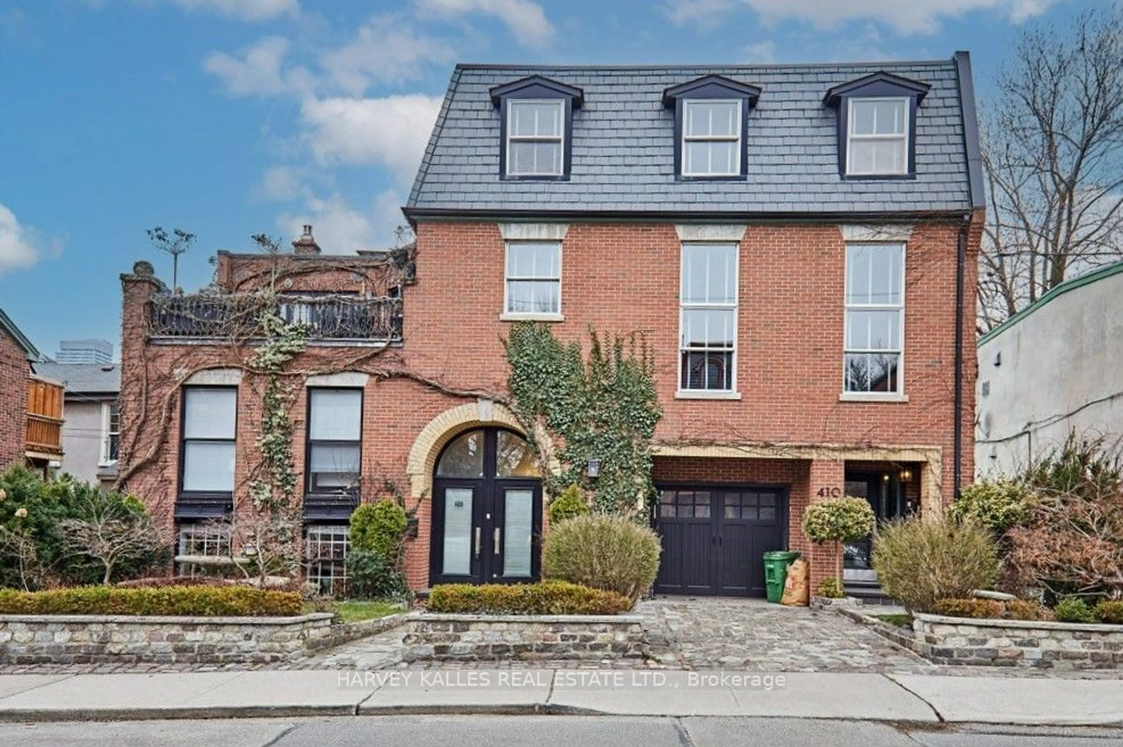 Home with brick exterior material for 408 Ontario St, Toronto Ontario M5A 2W1