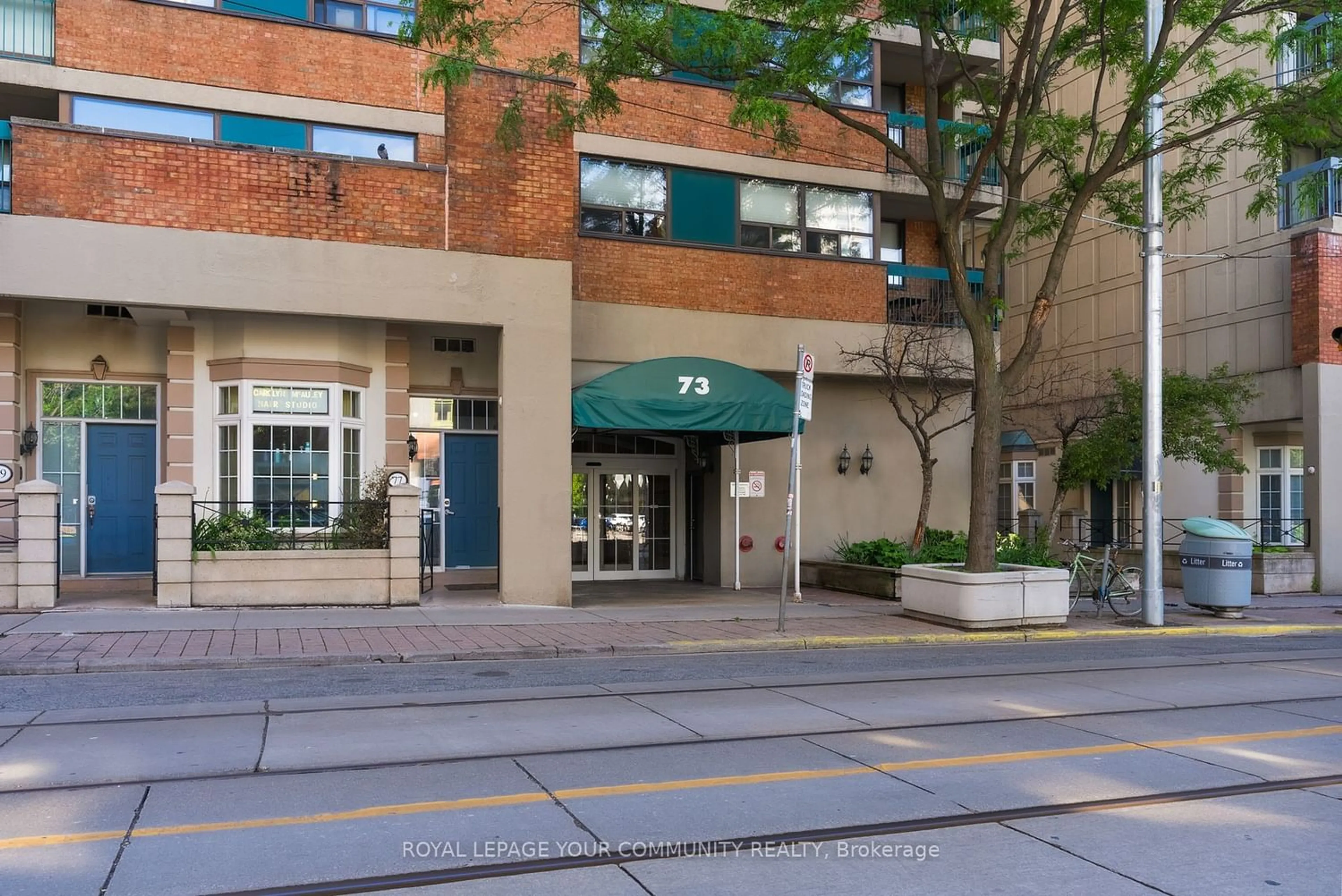 A pic from exterior of the house or condo for 73 Mccaul St #237, Toronto Ontario M5T 2X2