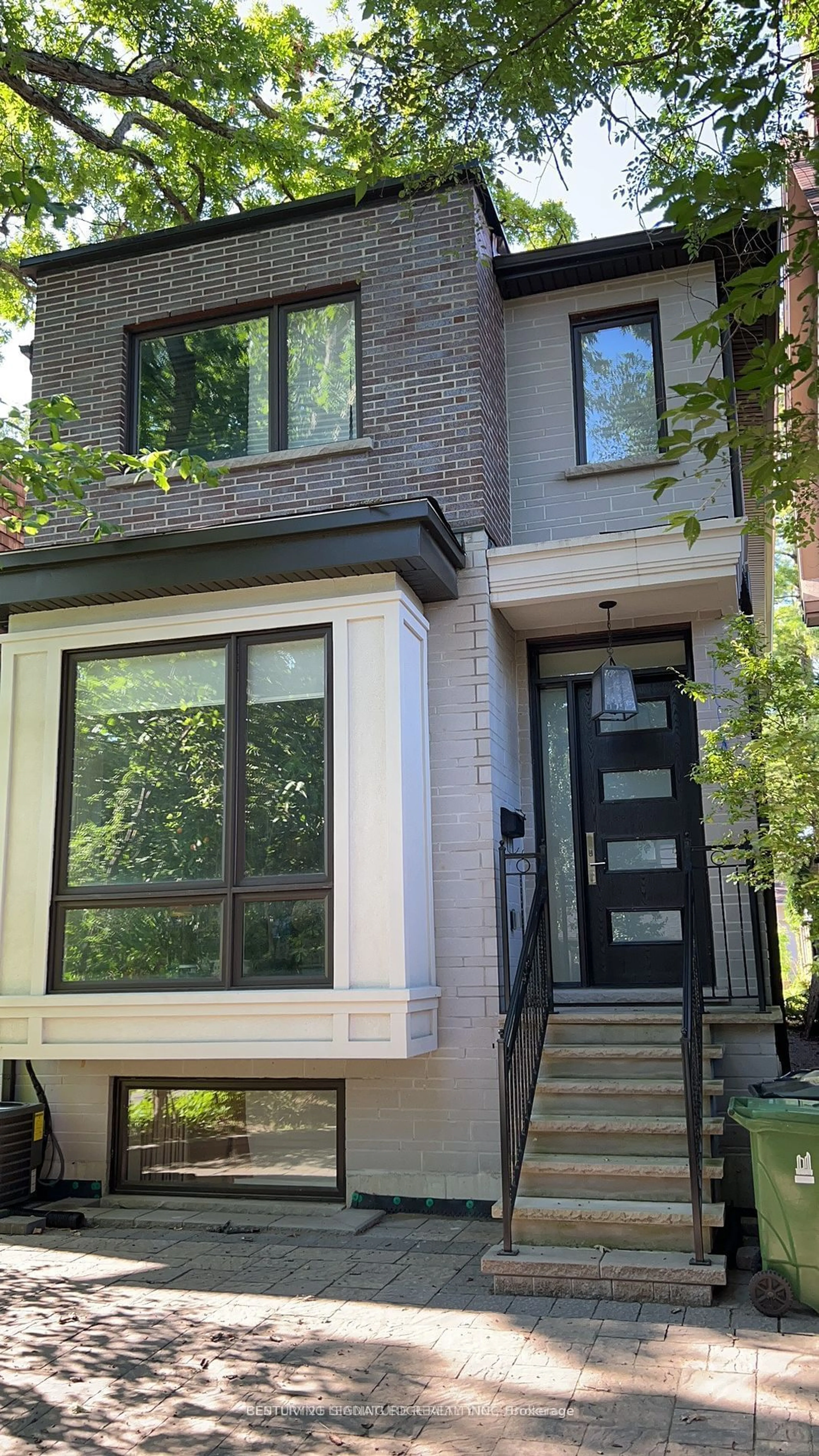Home with brick exterior material for 368 Balliol St, Toronto Ontario M4S 1E2