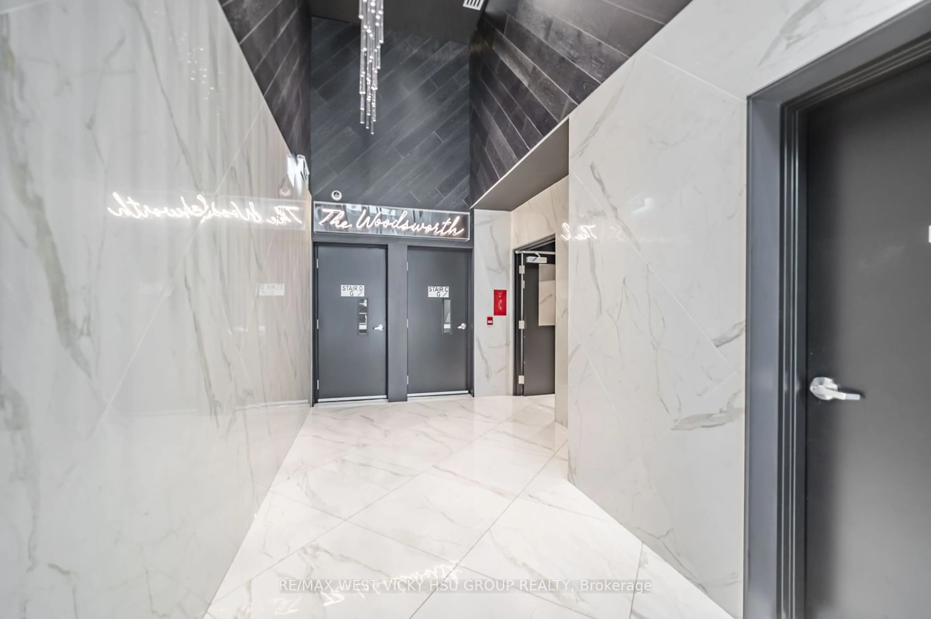 Indoor foyer for 458 Richmond St #806, Toronto Ontario M5V 0S9