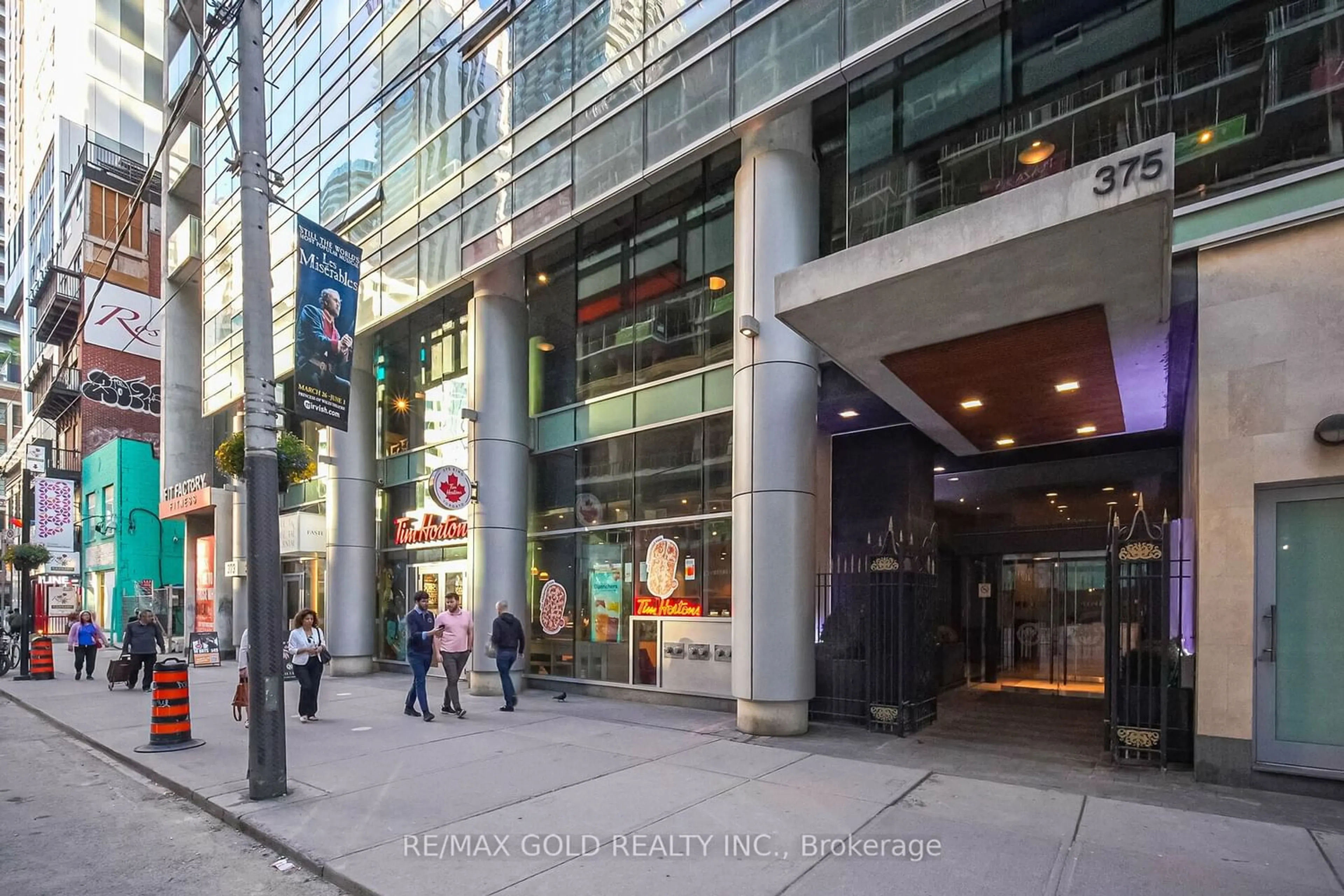 Street view for 375 King St #508, Toronto Ontario M5V 1K5