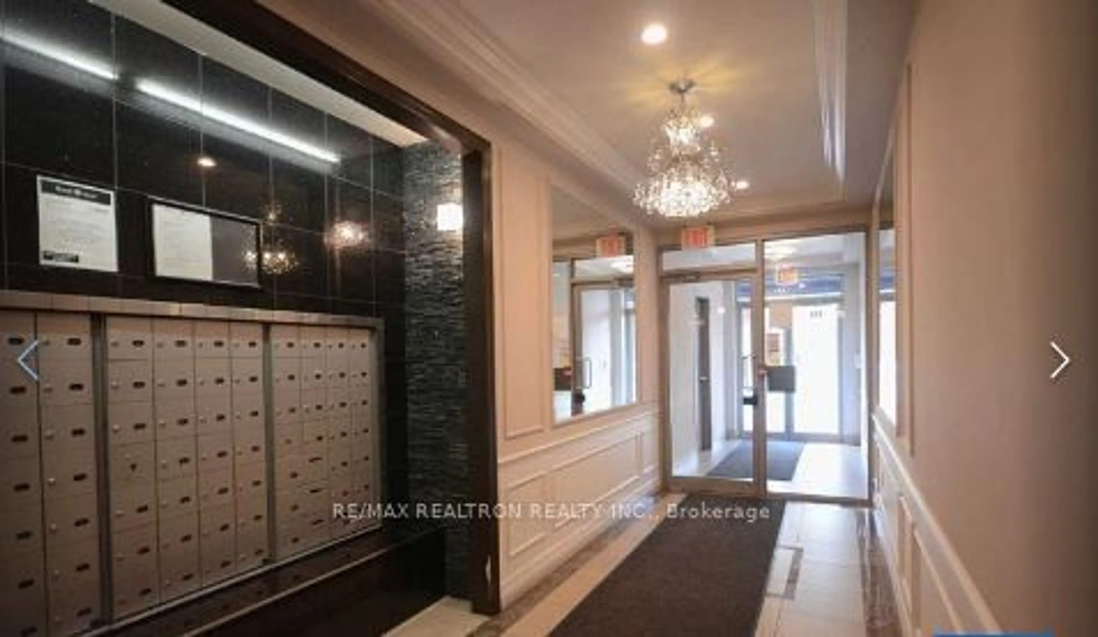 Indoor foyer for 777 Steeles Ave #310, Toronto Ontario M2R 3Y4