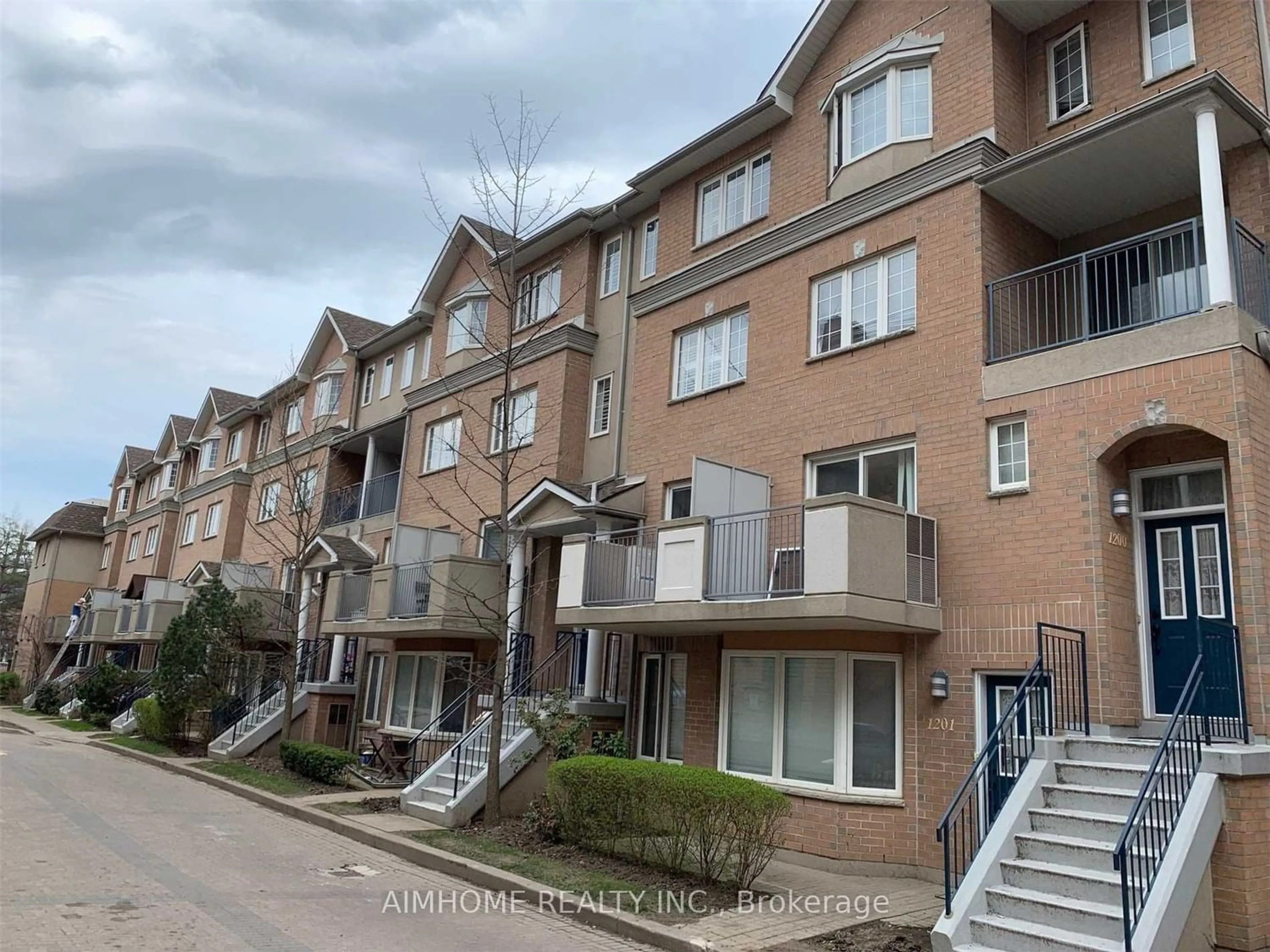 A pic from exterior of the house or condo for 28 Sommerset Way #1530, Toronto Ontario M2N 6W7