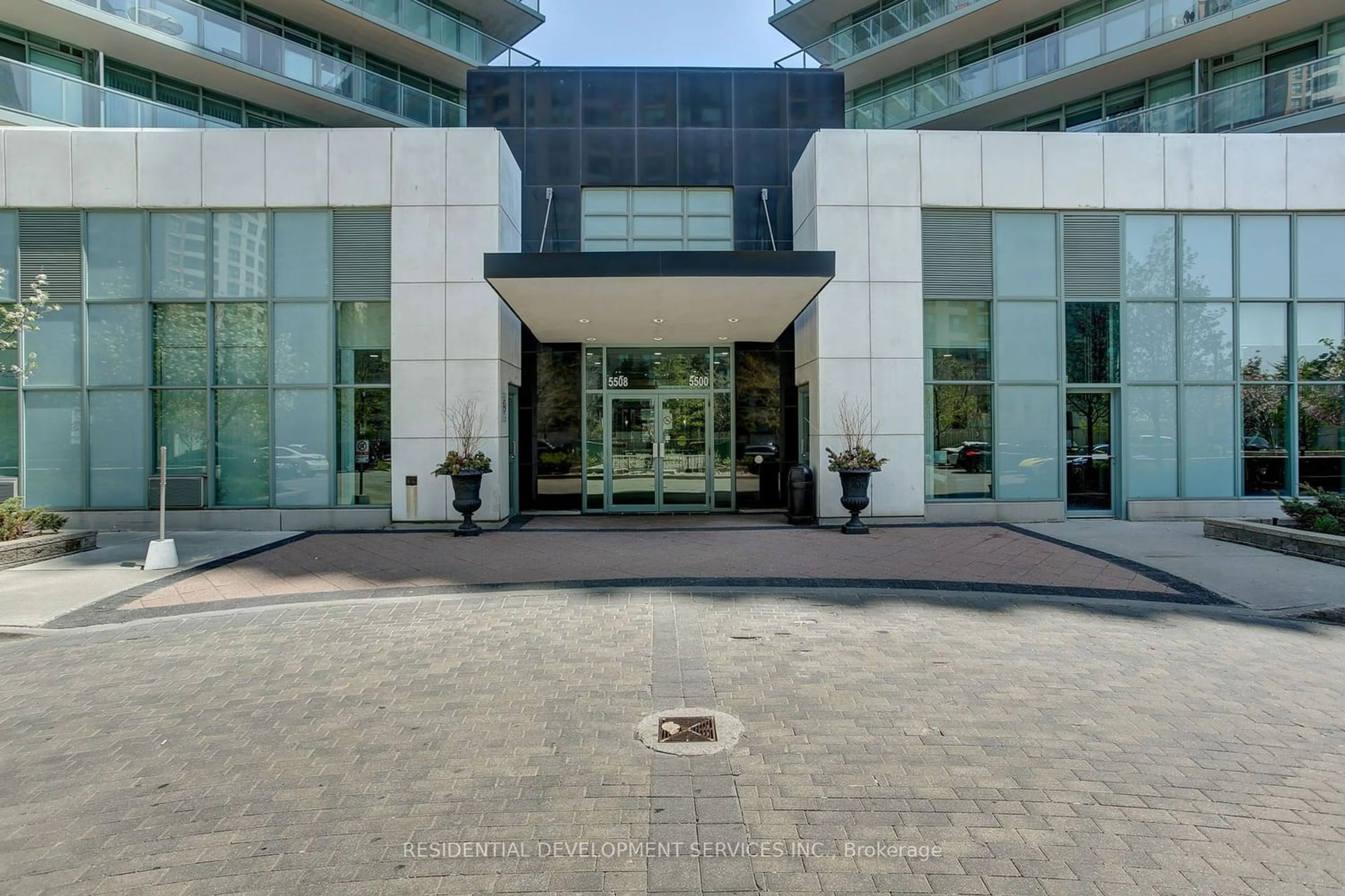 Indoor lobby for 5508 Yonge St #1511, Toronto Ontario M2N 5S2