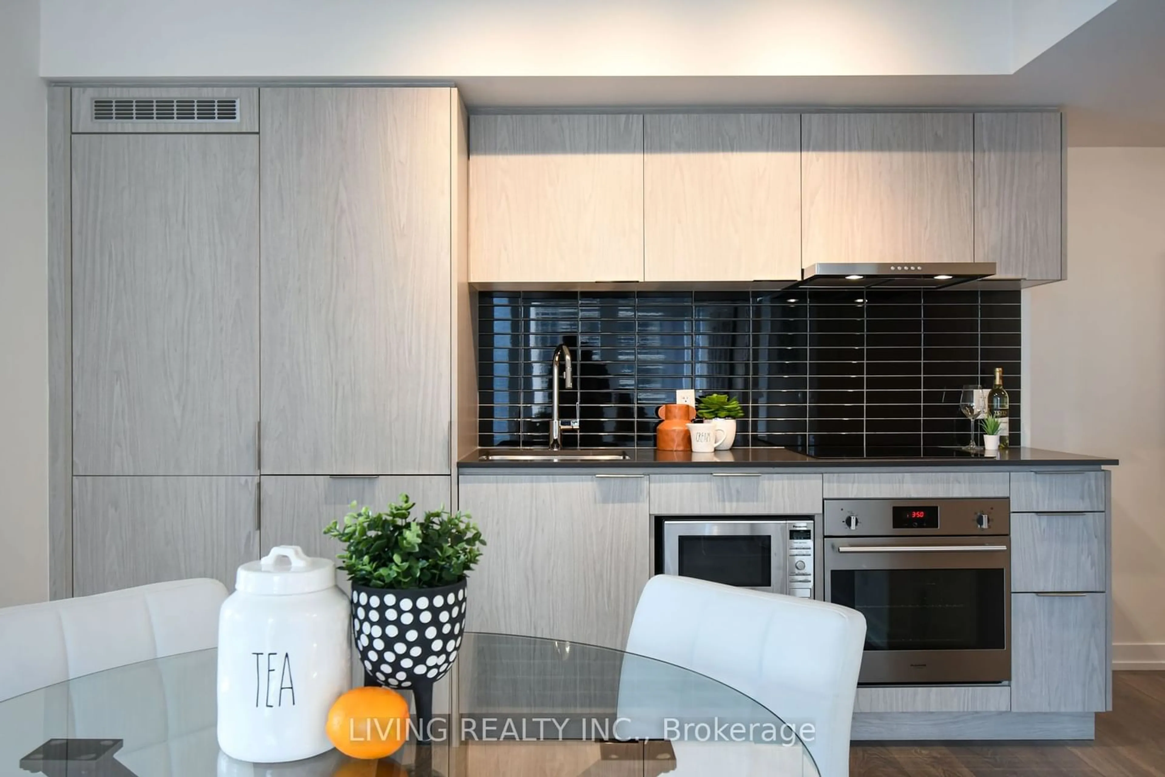 Contemporary kitchen for 60 Shuter St #2506, Toronto Ontario M5B 0B7