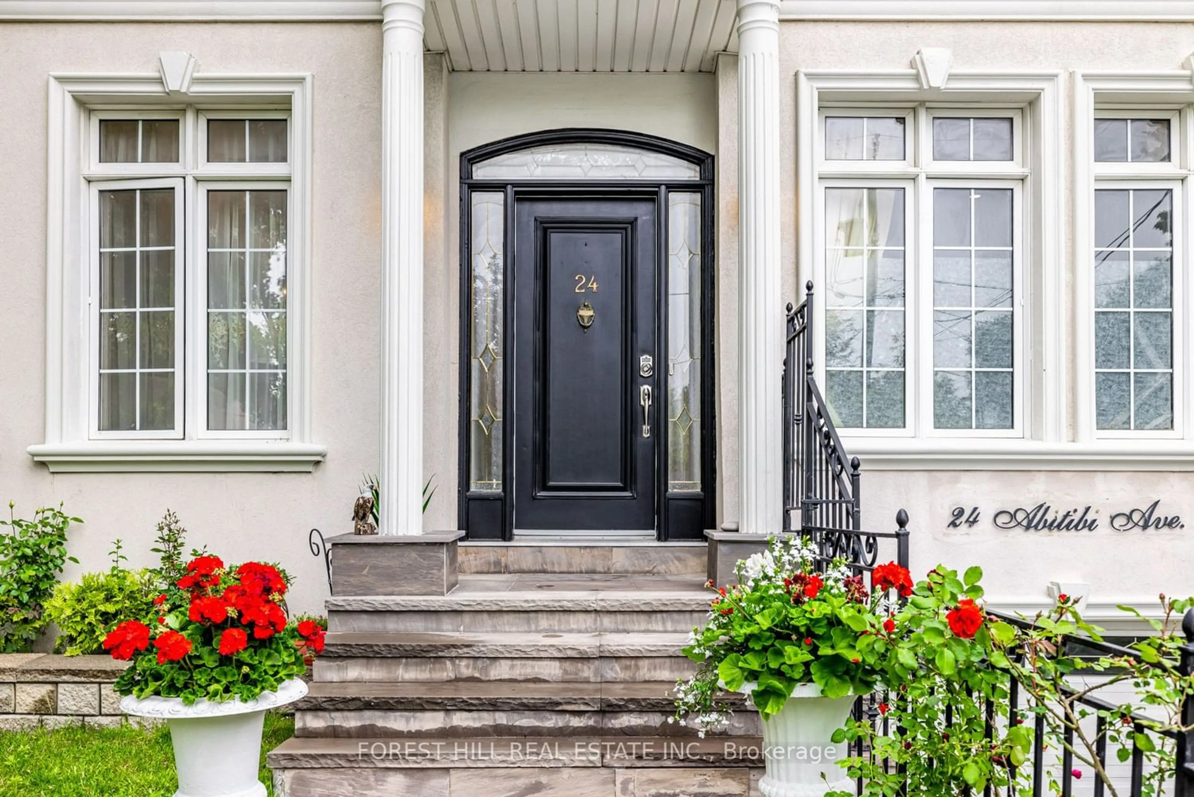 Indoor entryway for 24 Abitibi Ave, Toronto Ontario M2M 2V1