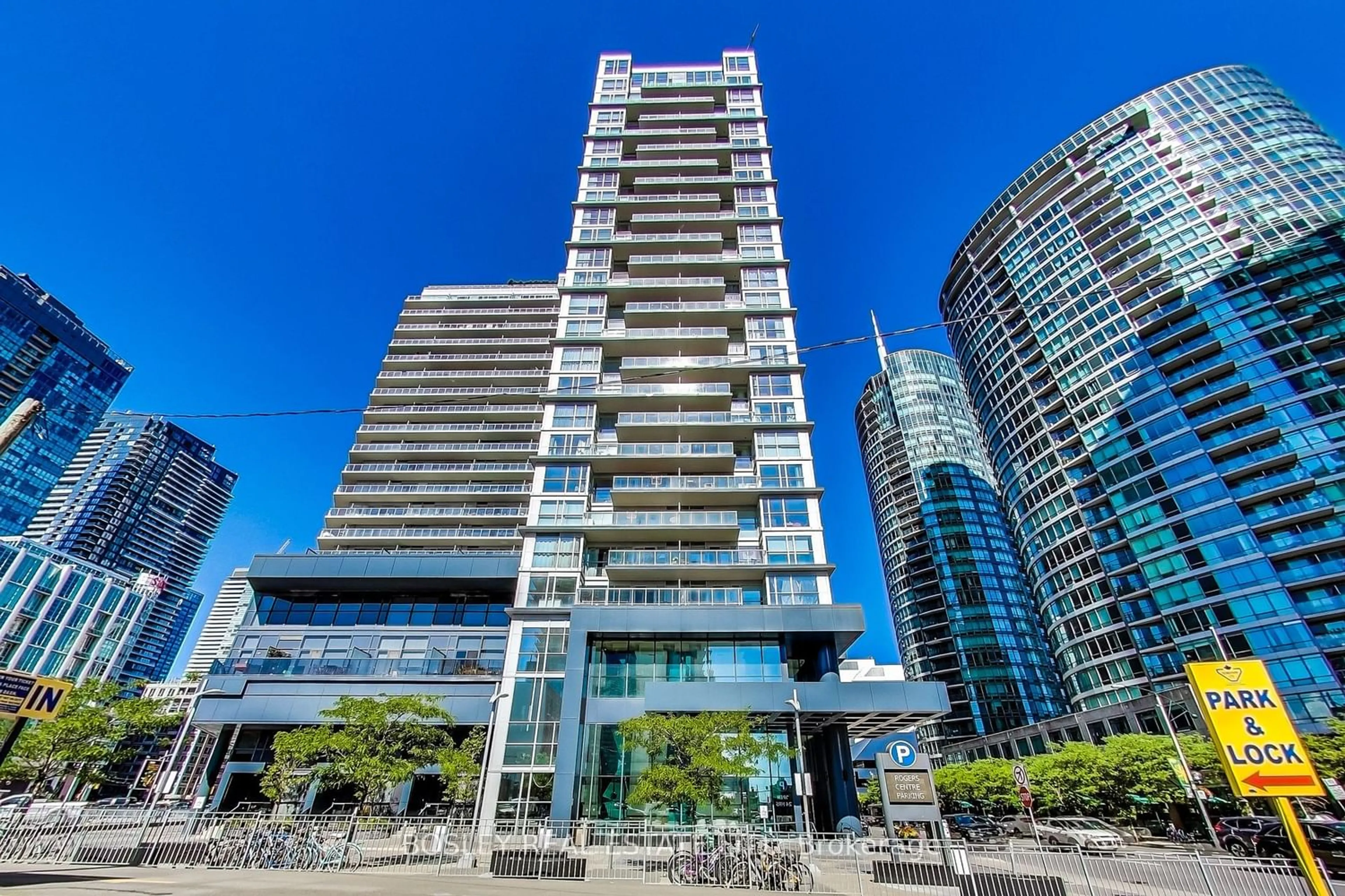 A pic from exterior of the house or condo for 352 Front St #209, Toronto Ontario M5V 0K3
