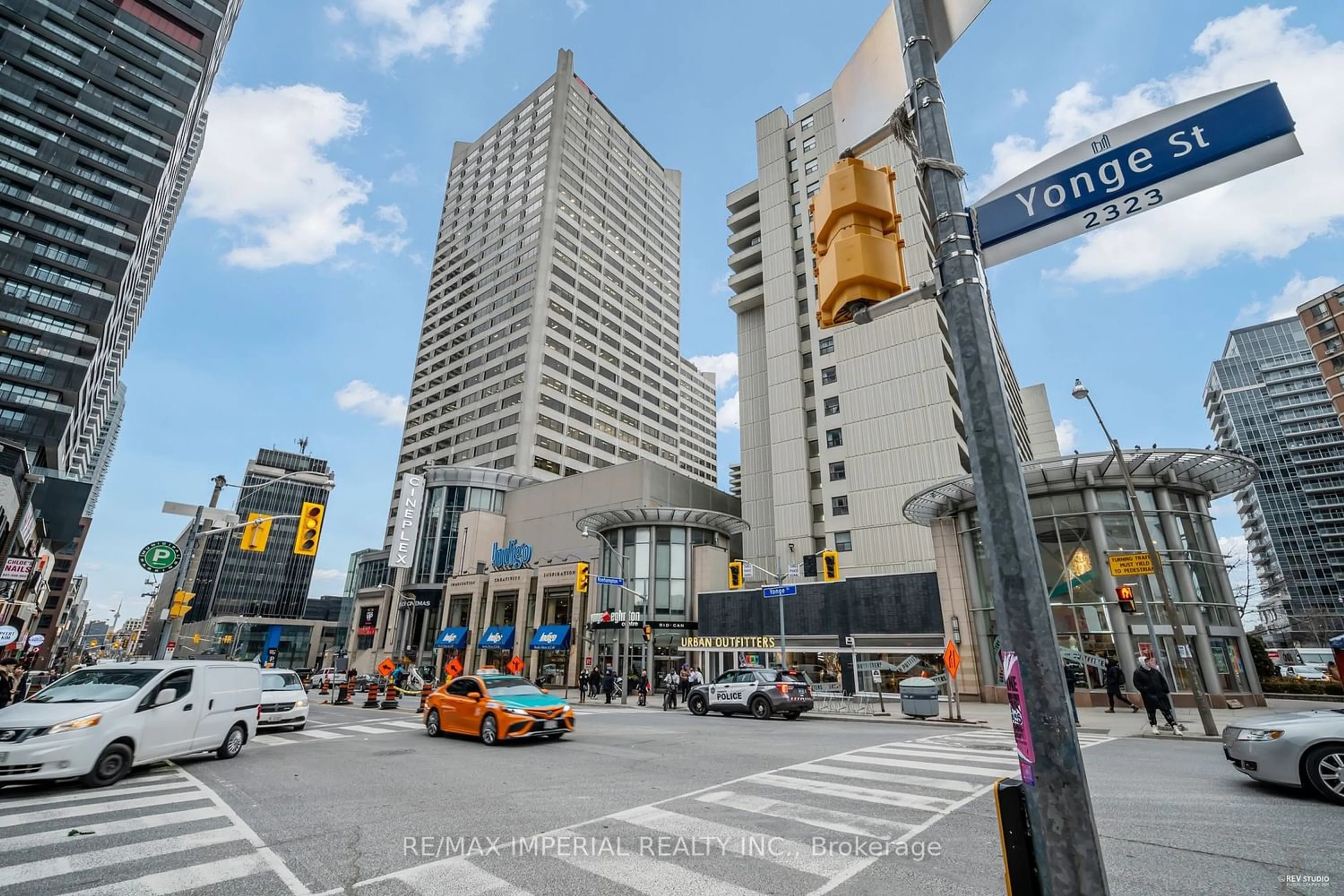 Street view for 30 Roehampton Ave #507, Toronto Ontario M4P 0B9