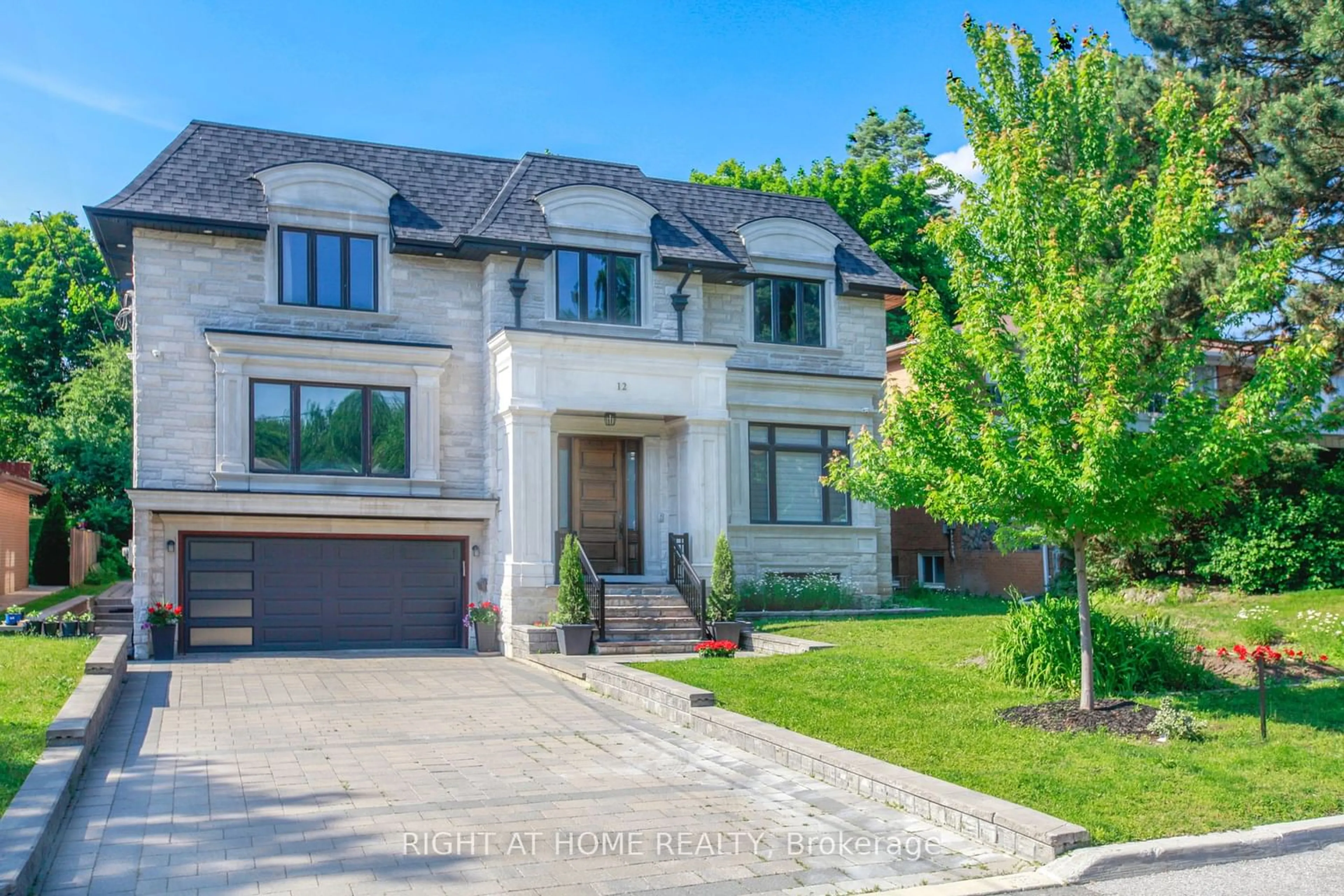 Frontside or backside of a home for 12 Hearthstone Cres, Toronto Ontario M2R 1G3
