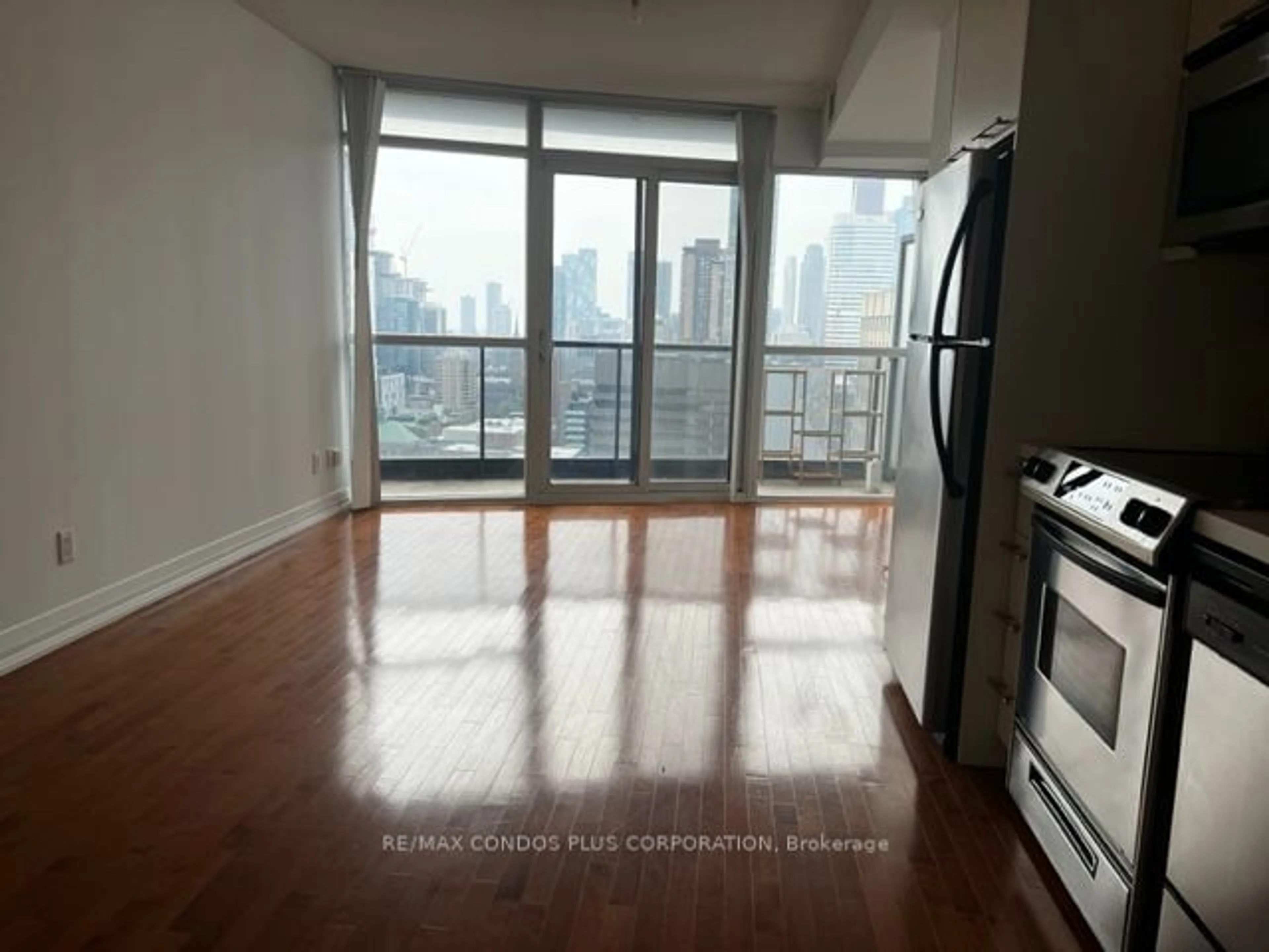 A pic of a room for 21 Carlton St #2208, Toronto Ontario M5B 1L3