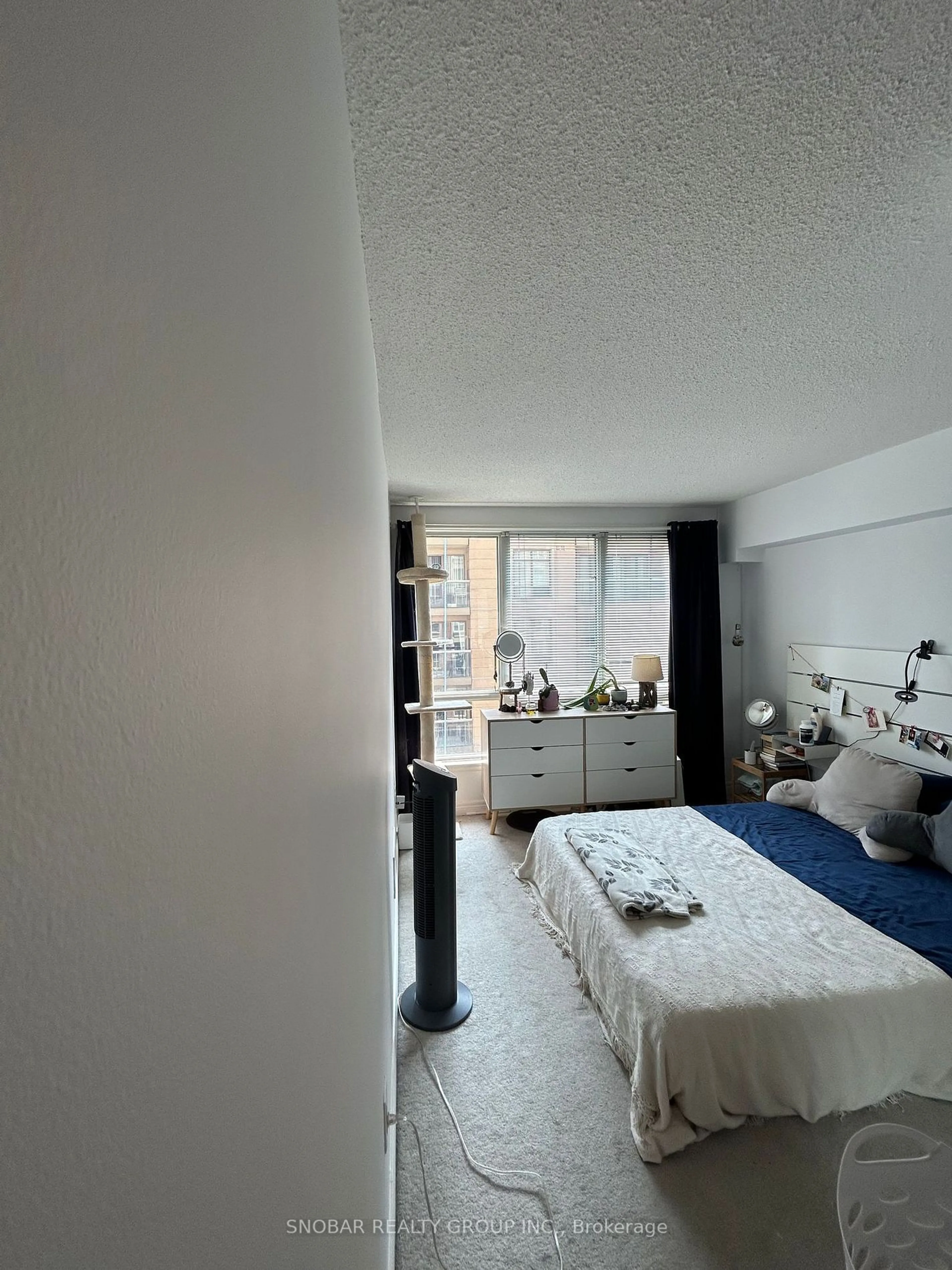 A pic of a room for 100 Hayden St #610, Toronto Ontario M4Y 3C7